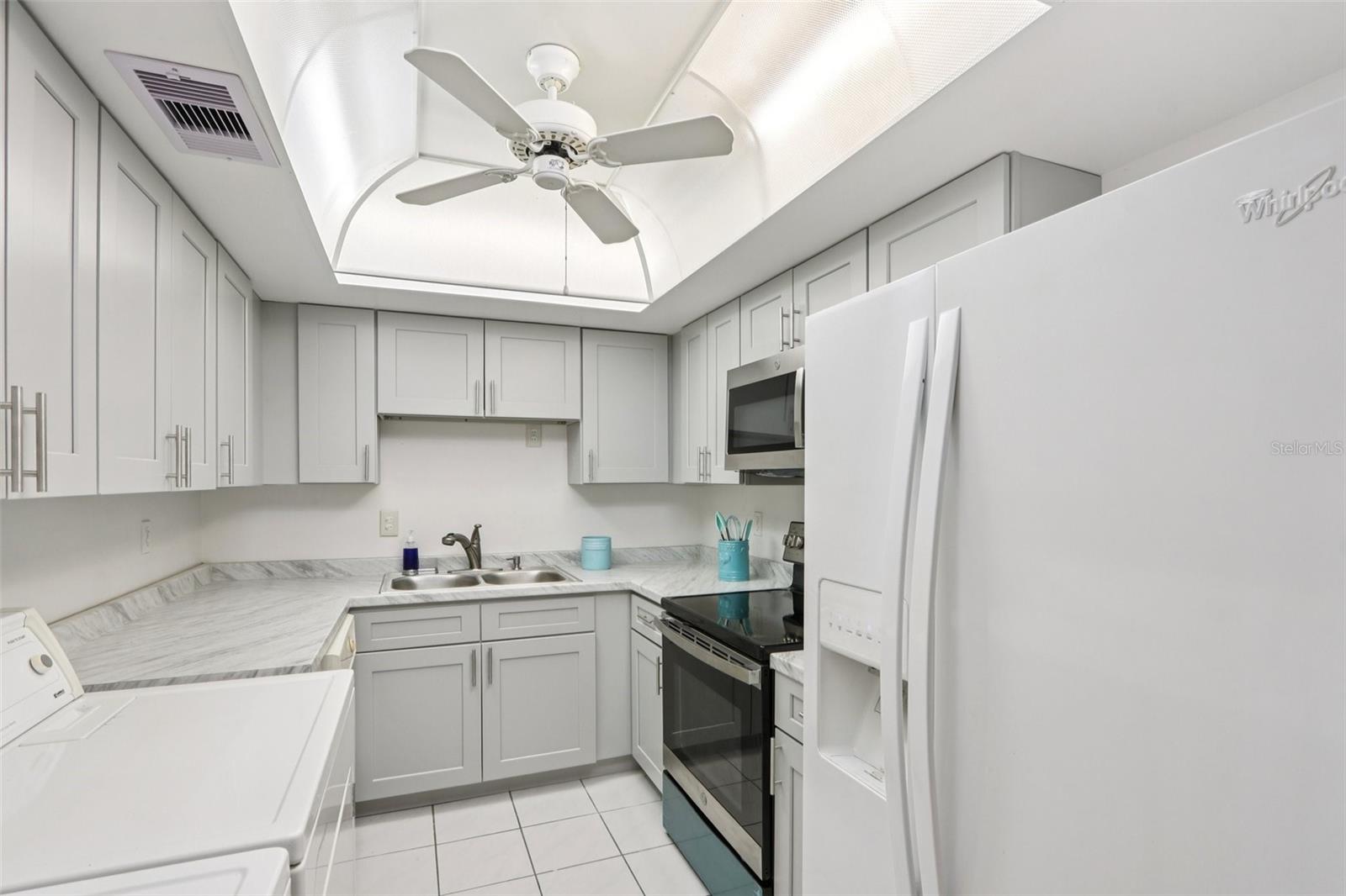 PALM CLUB CONDO - Residential