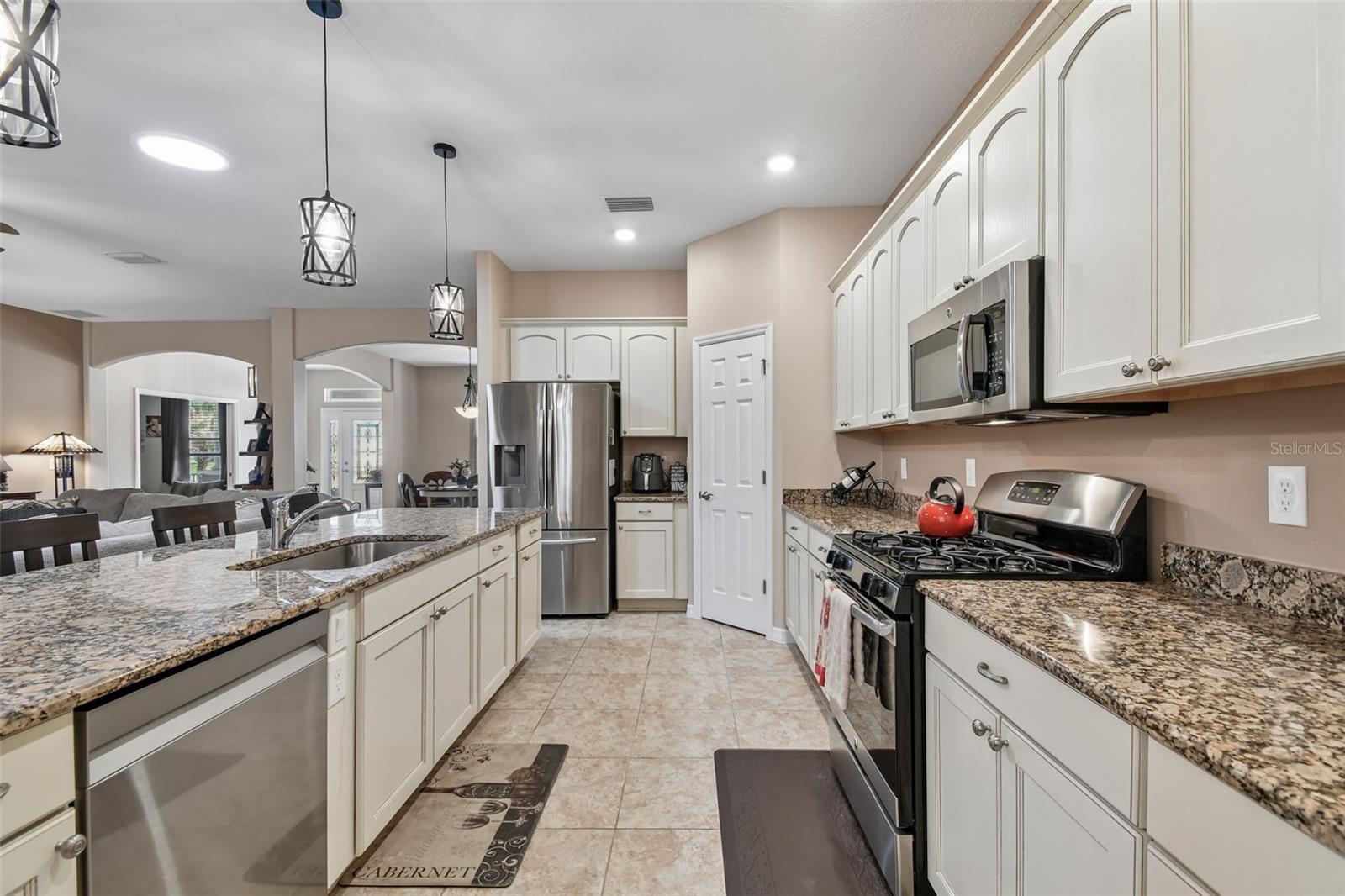 ARLINGTON RIDGE - Residential