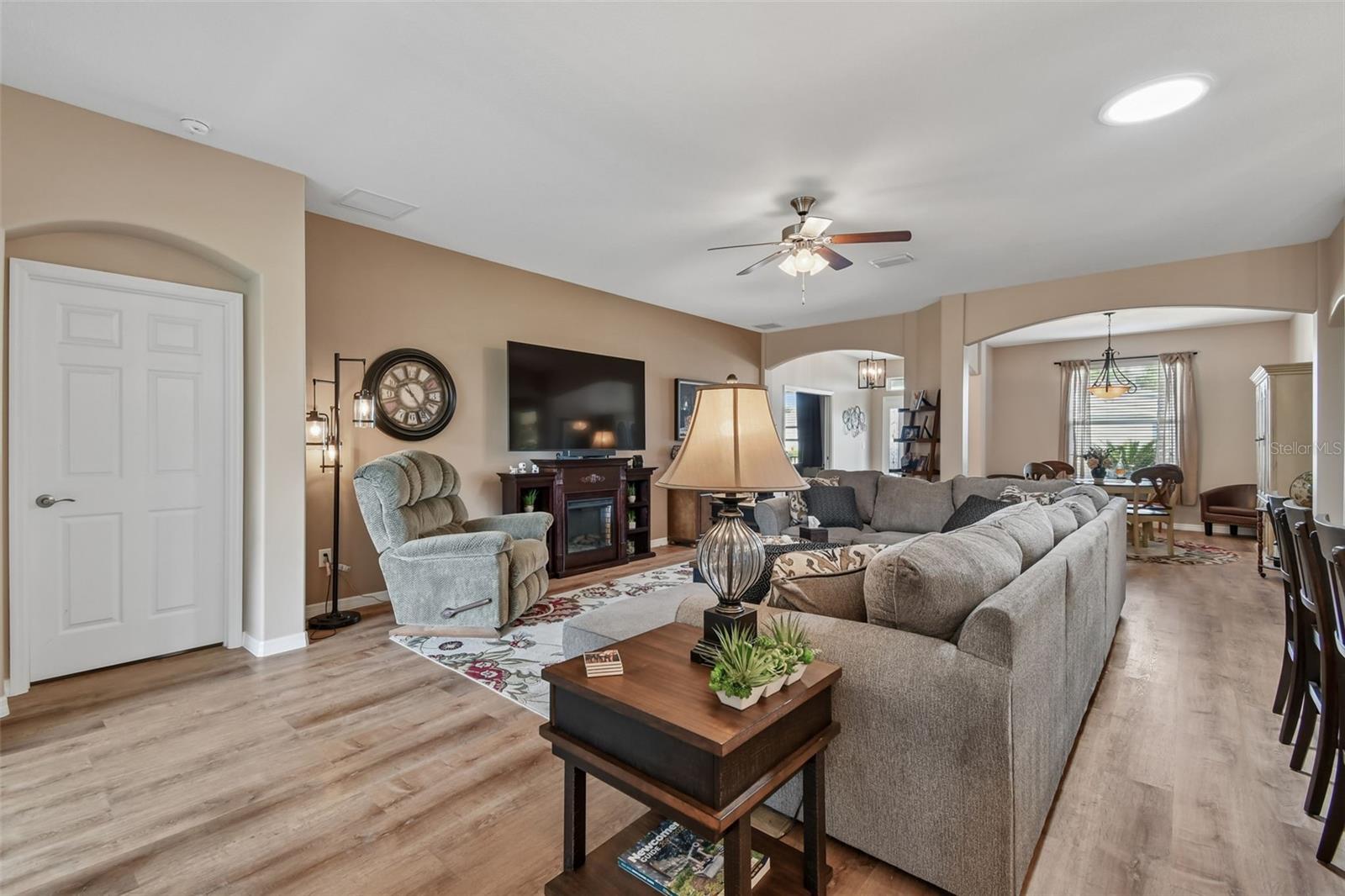 ARLINGTON RIDGE - Residential