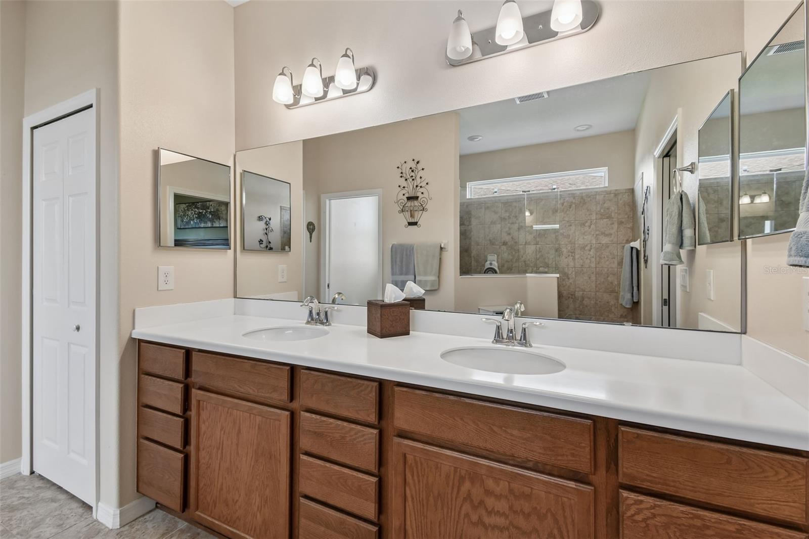 ARLINGTON RIDGE - Residential