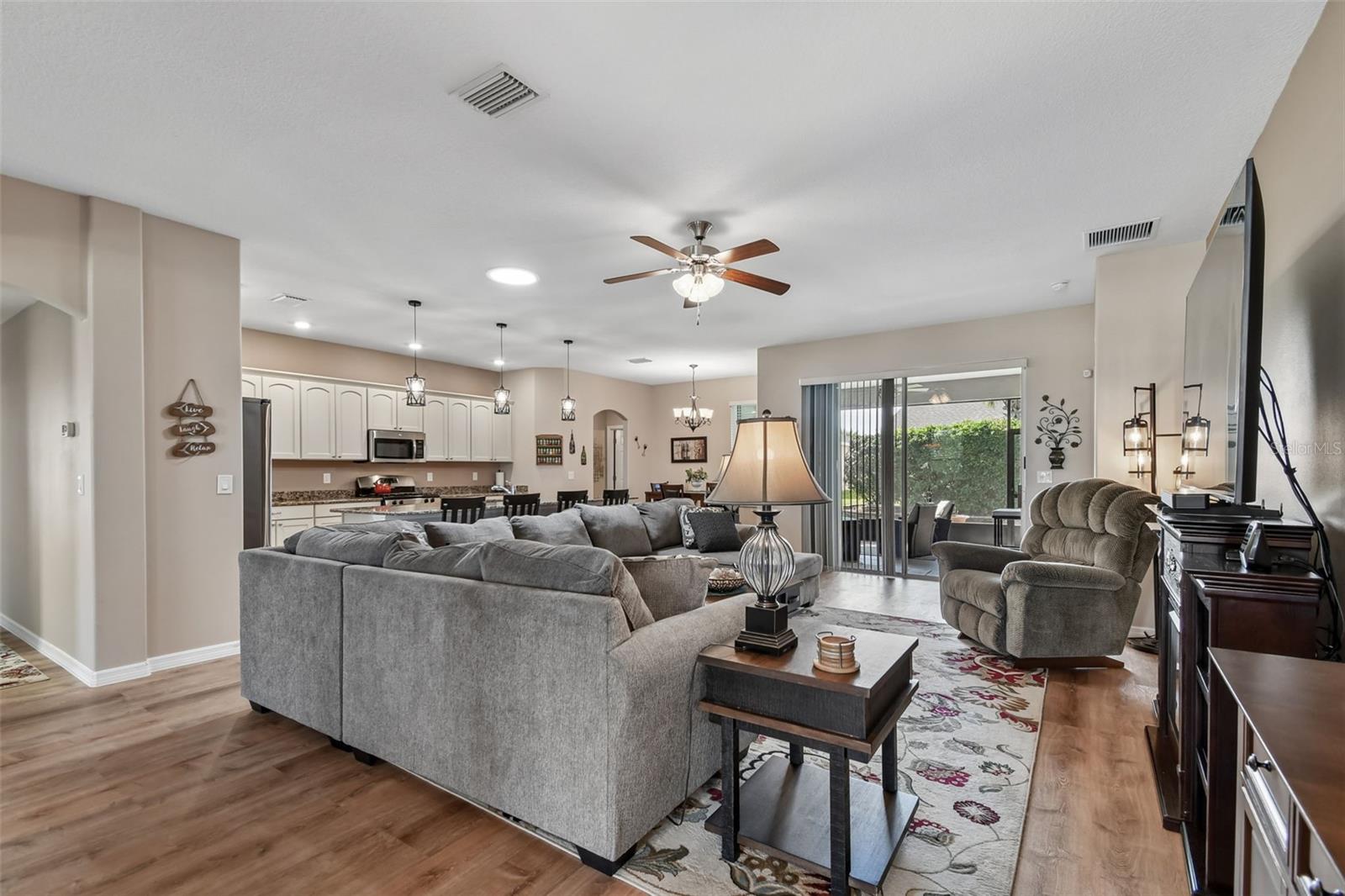 ARLINGTON RIDGE - Residential