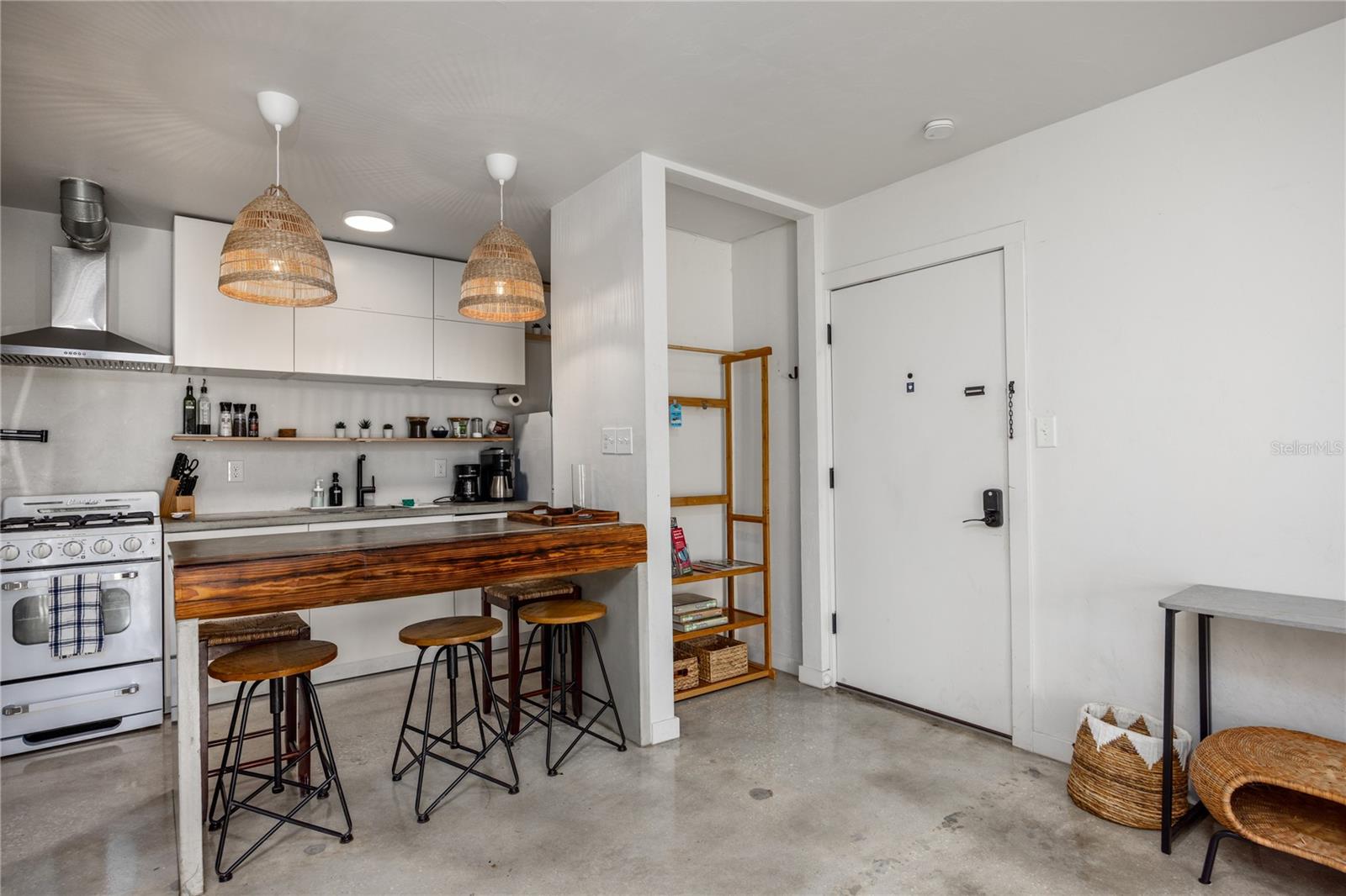 SUMMIT HOUSE - Residential