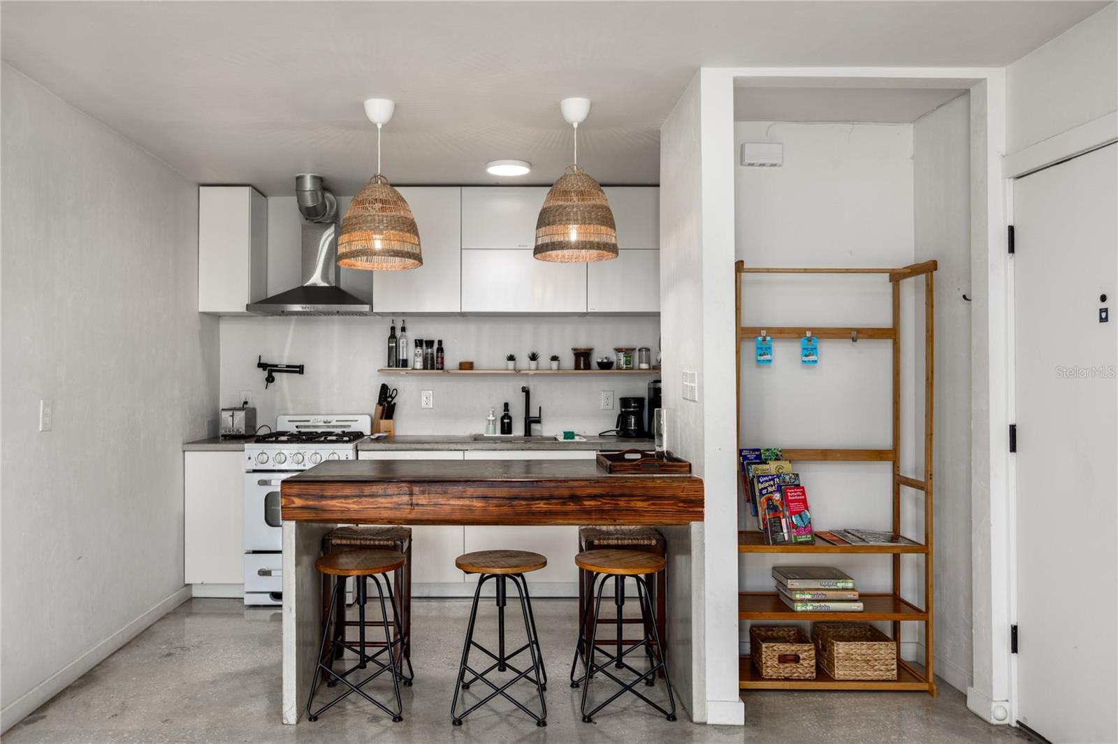 SUMMIT HOUSE - Residential