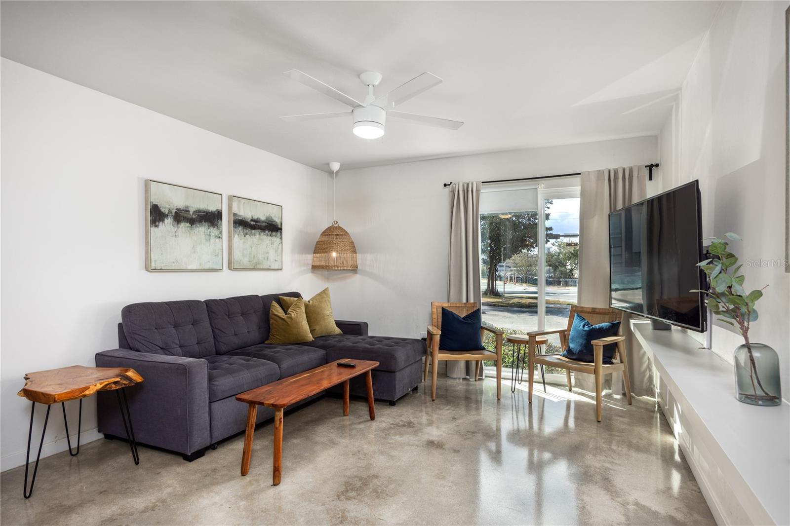 SUMMIT HOUSE - Residential