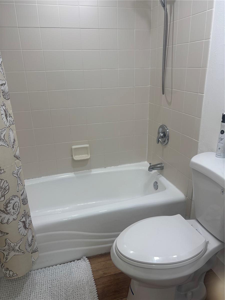 DAYTONA BEACH RESORT & CONFER - Residential