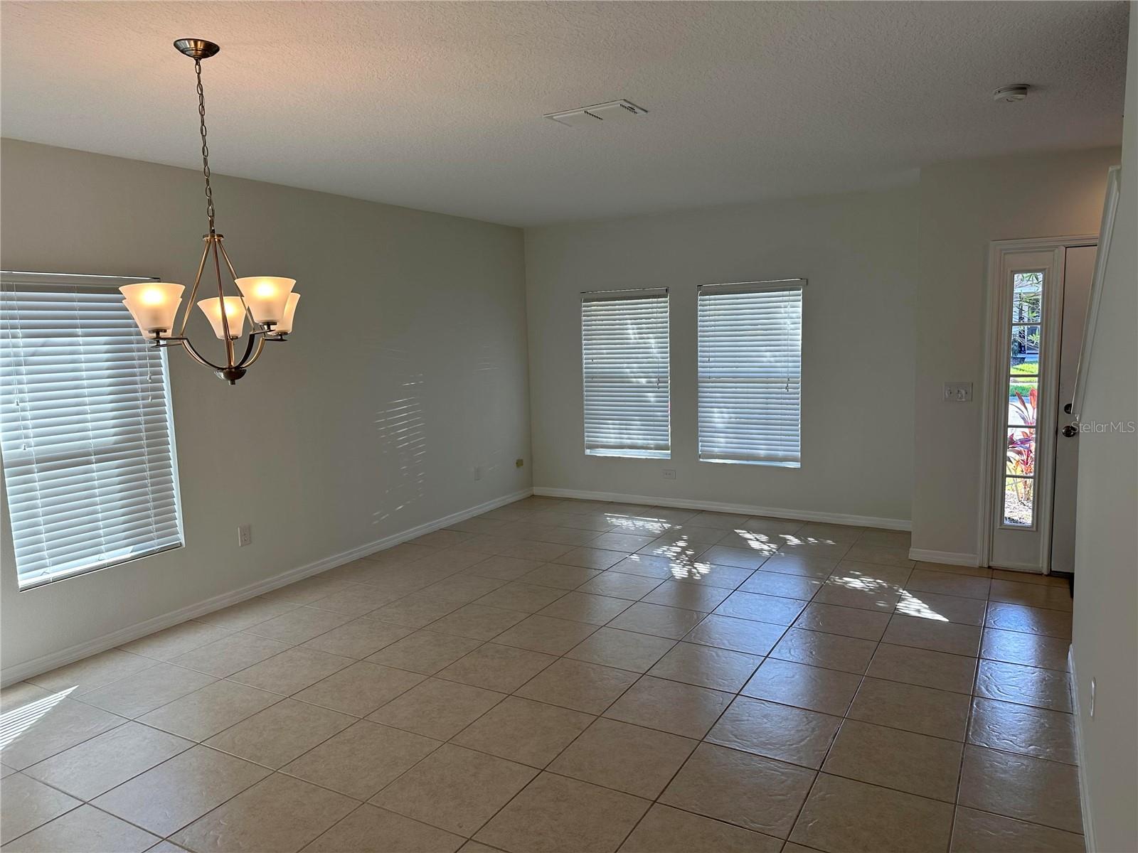 10774 CABBAGE TREE LOOP