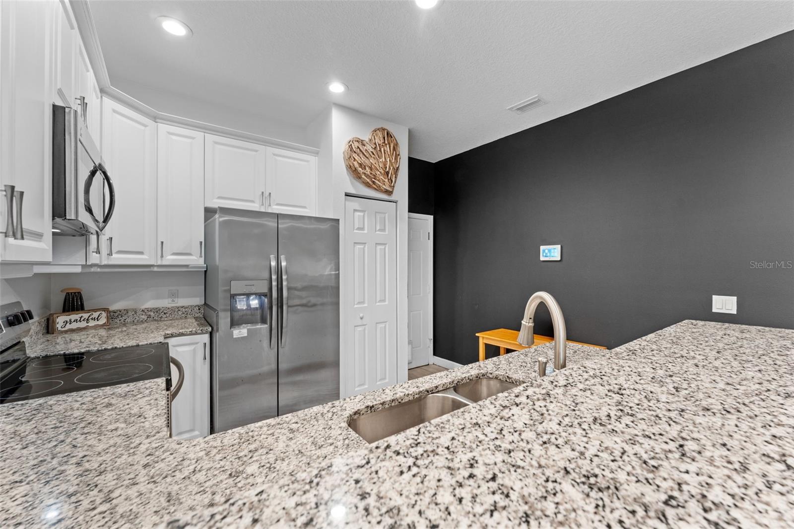 SUNNYLAND PARK 02 BLK 17 KINGSTON - Residential