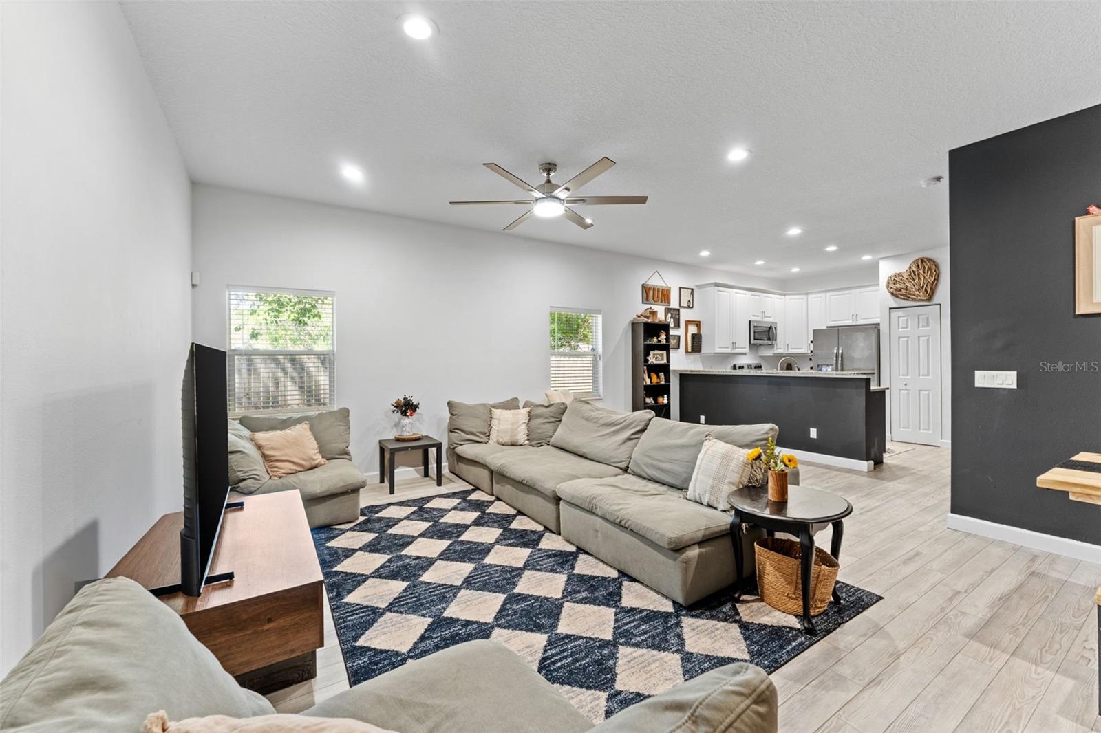 SUNNYLAND PARK 02 BLK 17 KINGSTON - Residential