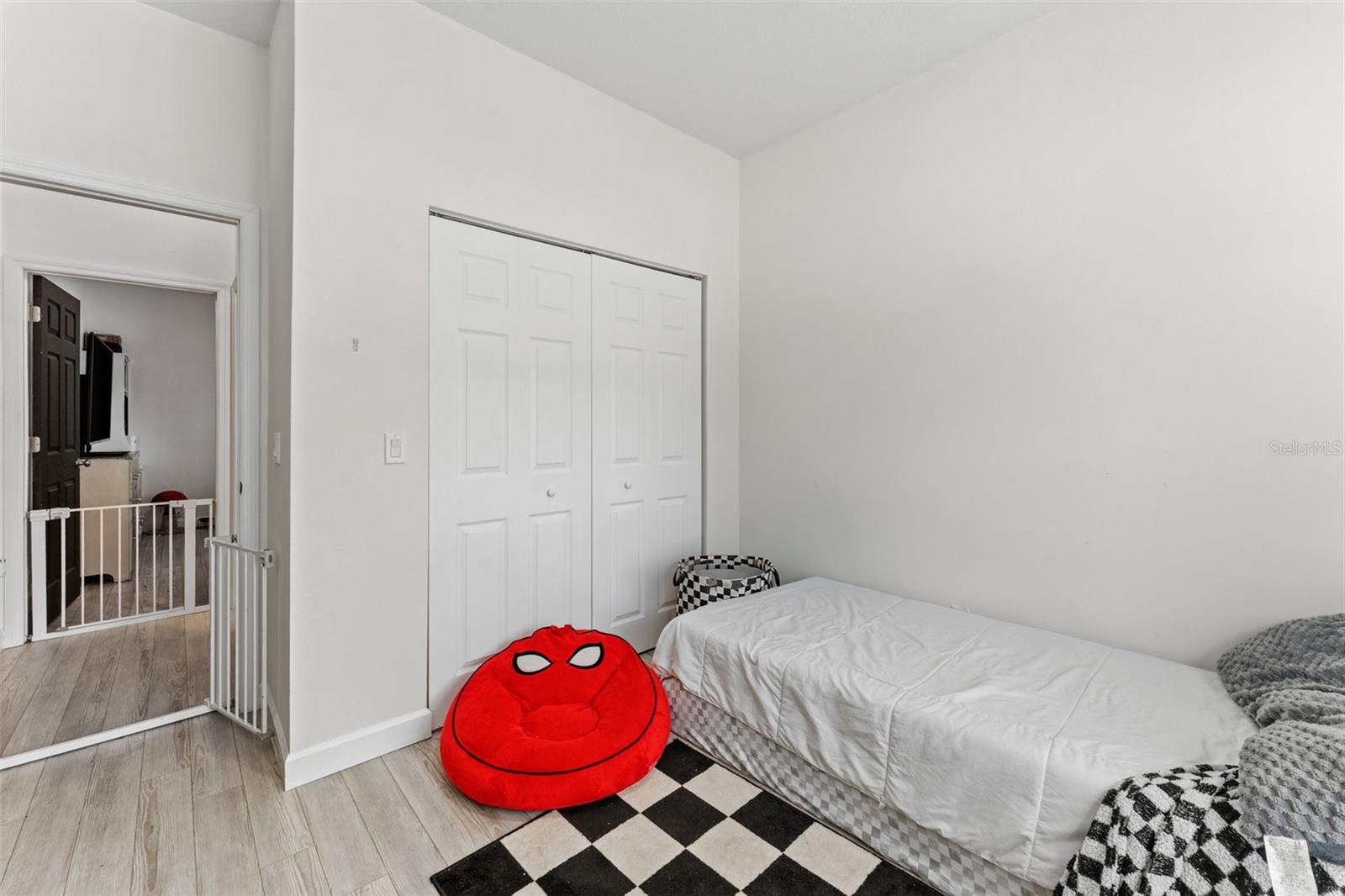 SUNNYLAND PARK 02 BLK 17 KINGSTON - Residential