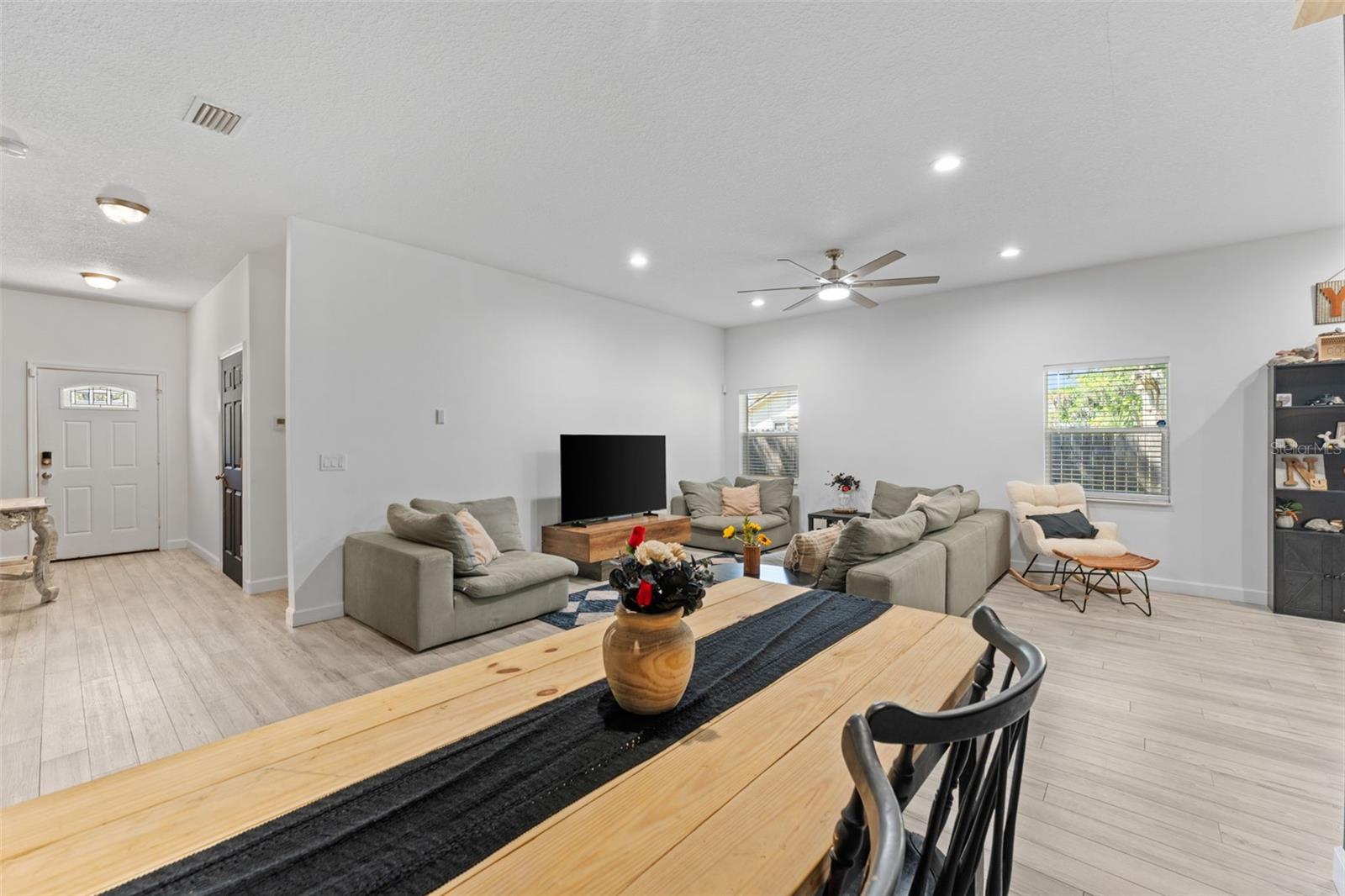 SUNNYLAND PARK 02 BLK 17 KINGSTON - Residential