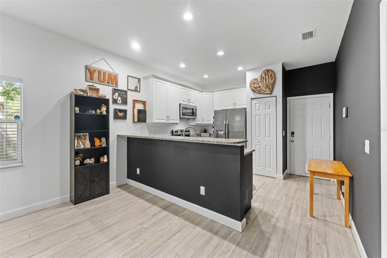 SUNNYLAND PARK 02 BLK 17 KINGSTON - Residential