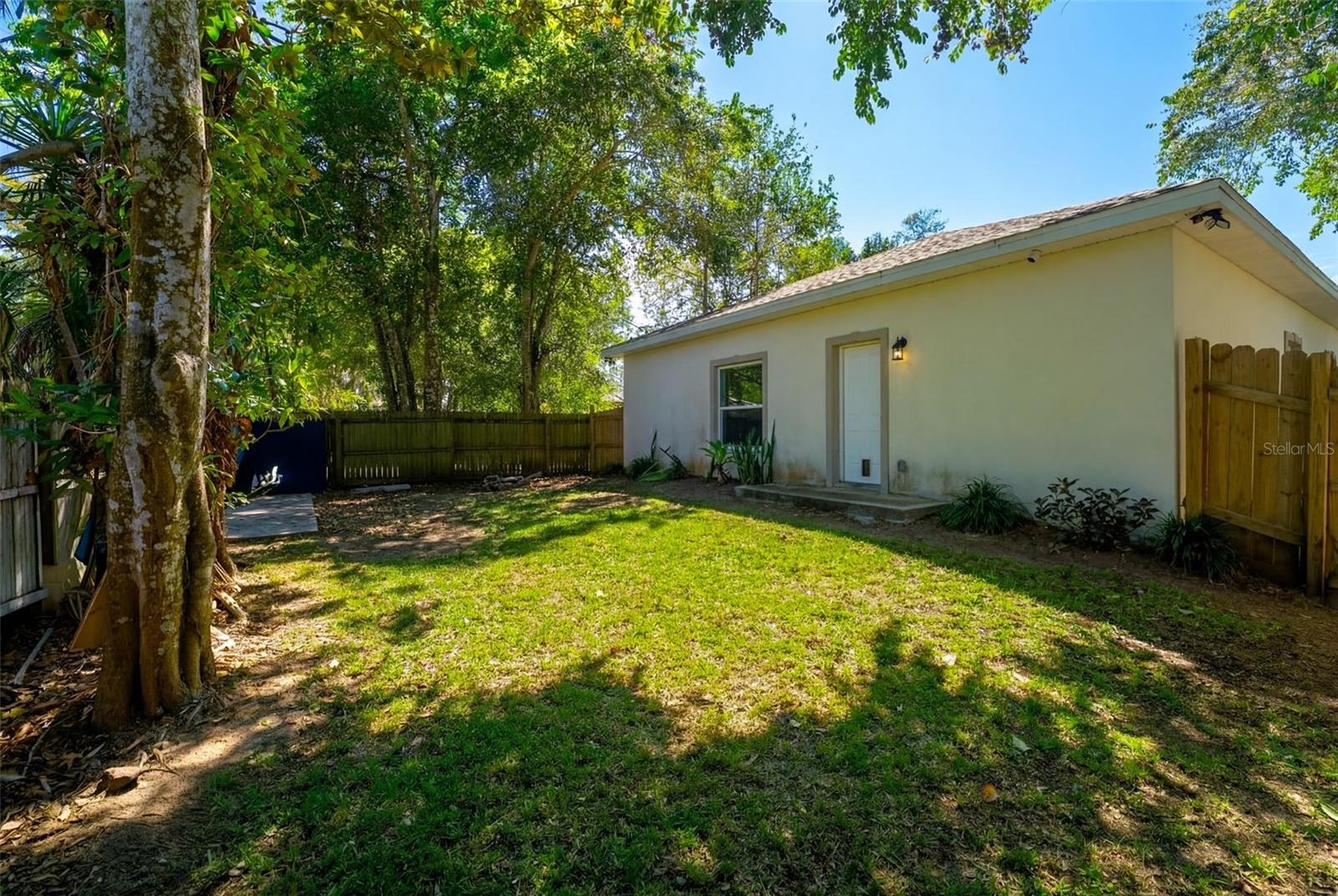 SUNNYLAND PARK 02 BLK 17 KINGSTON - Residential