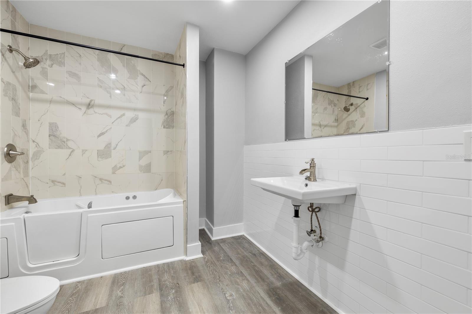 AZEELE PARK - Residential