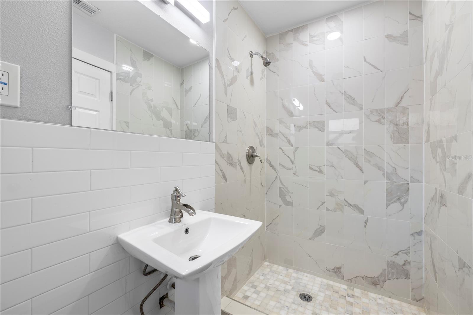 AZEELE PARK - Residential