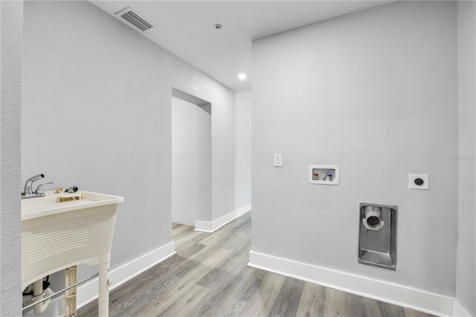 AZEELE PARK - Residential