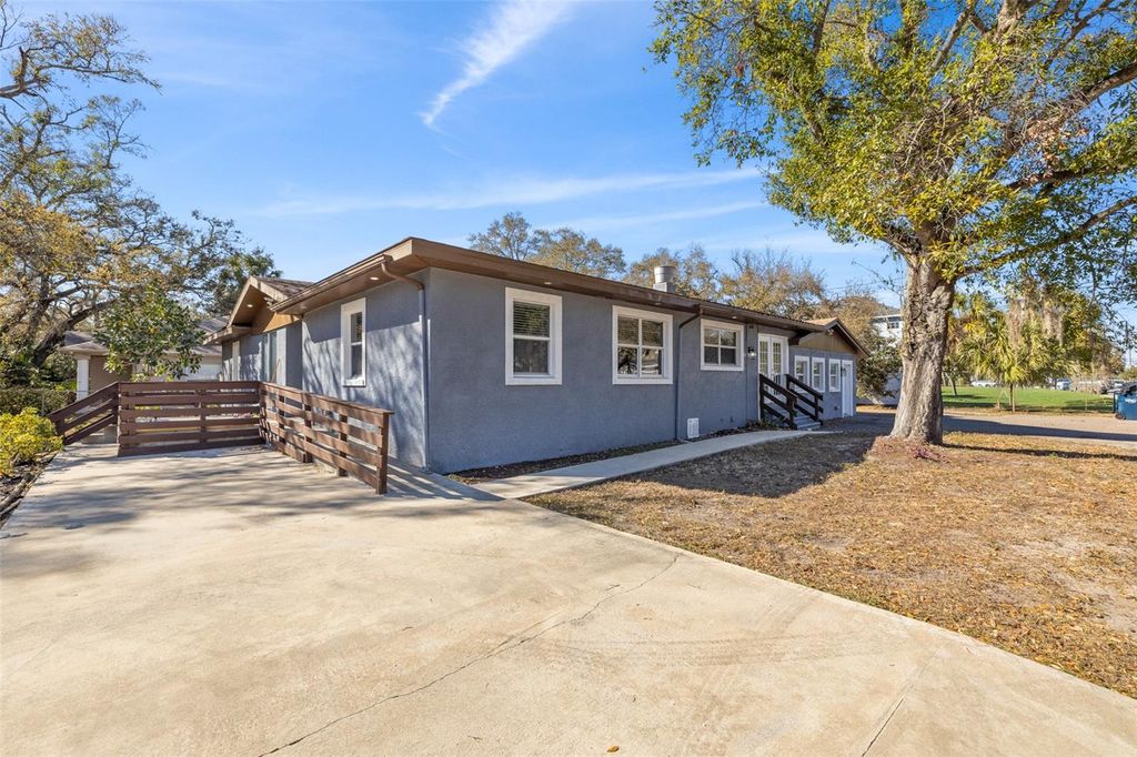 Photo of 3901 W Platt Street, Tampa, FL 33609 (MLS # TB8479931)