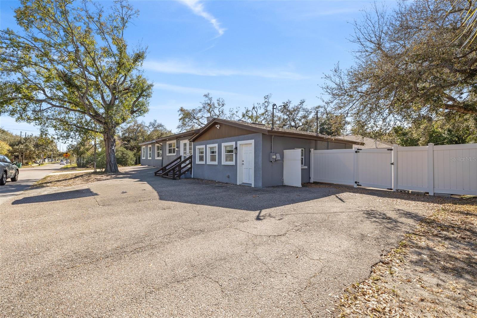 AZEELE PARK - Residential