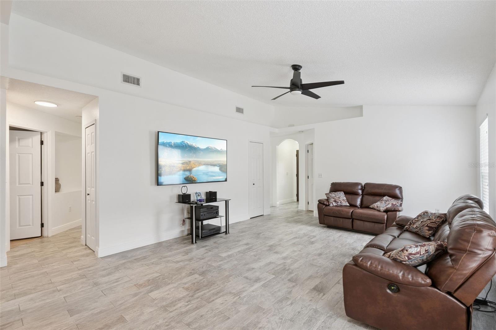 ISLANDS OF CURRY FORD - Residential