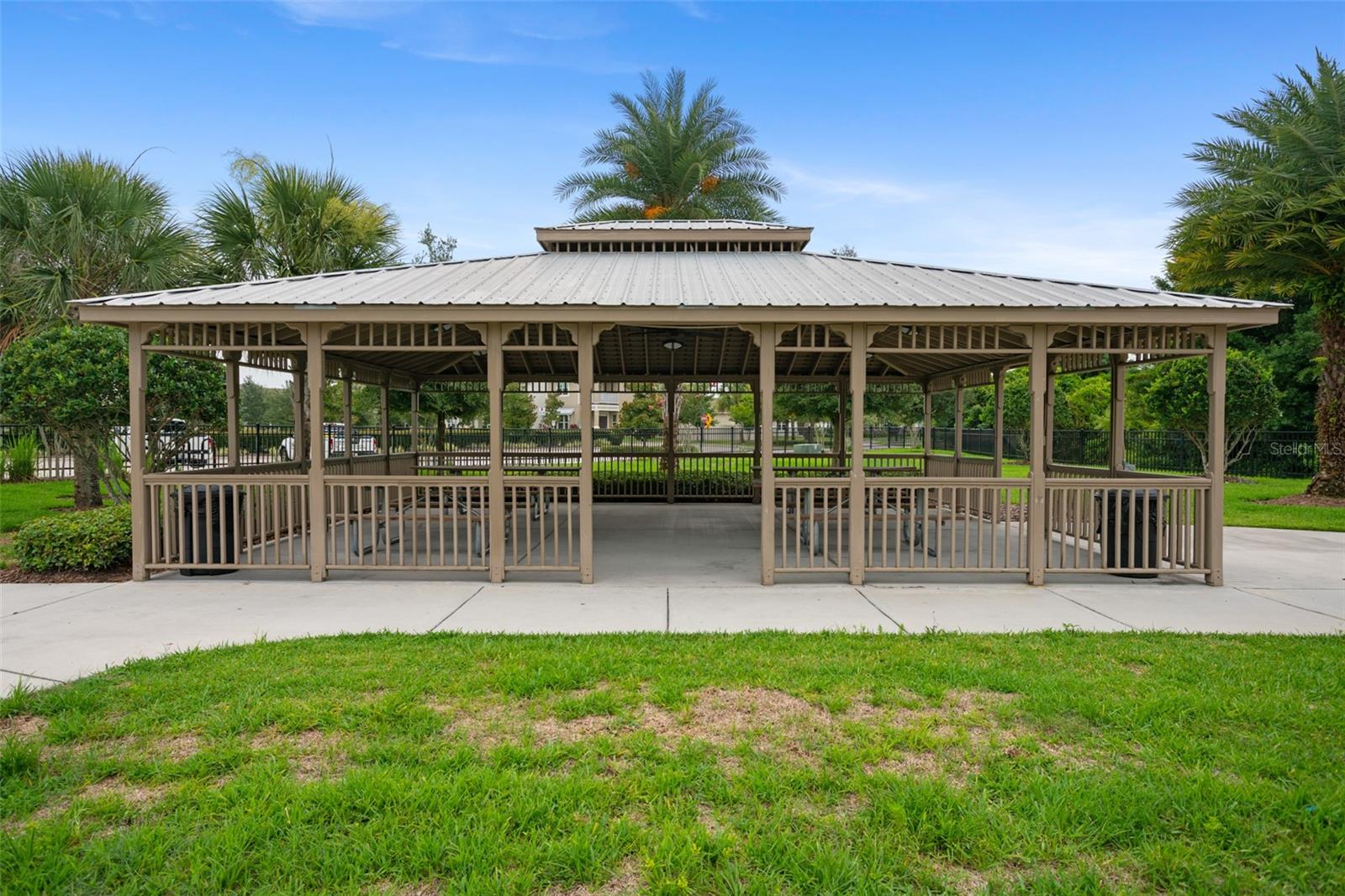 WINDERMERE TRAILS - Residential