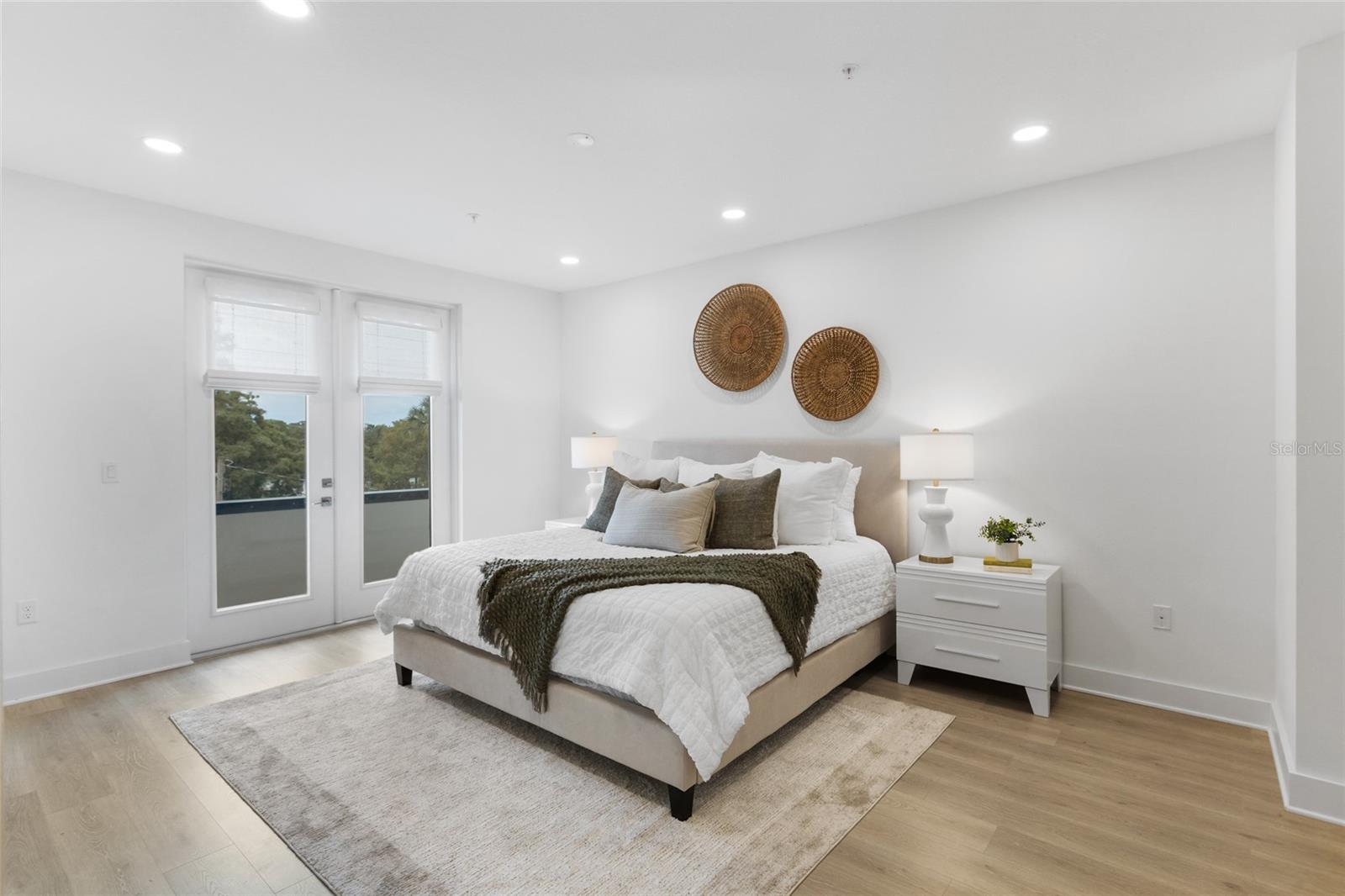 IRVING/PK TWNHMS - Residential Lease