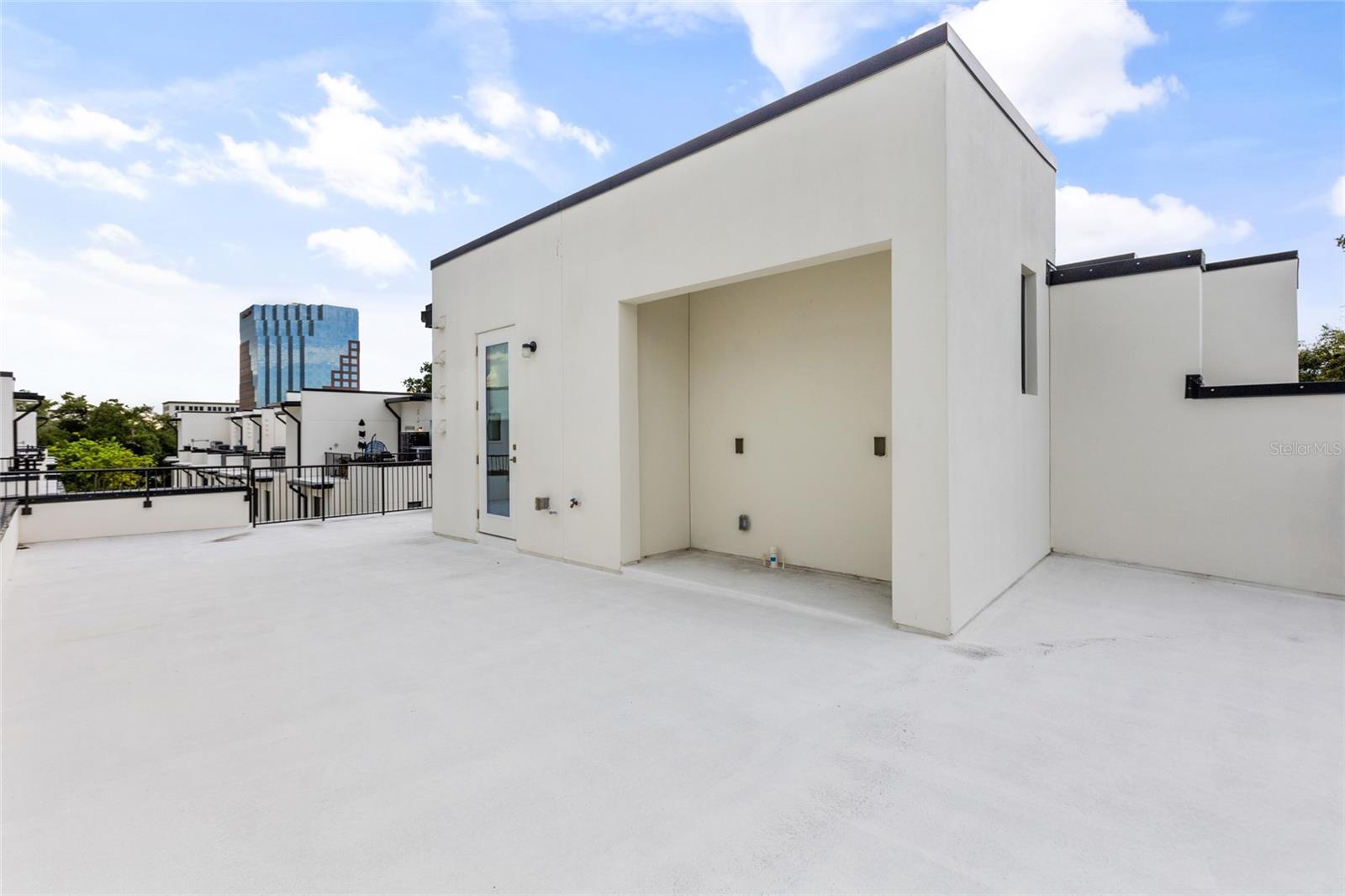 IRVING/PK TWNHMS - Residential Lease