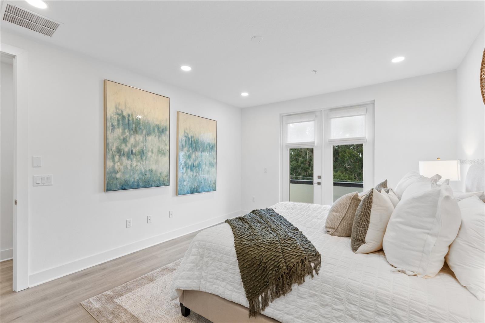 IRVING/PK TWNHMS - Residential Lease