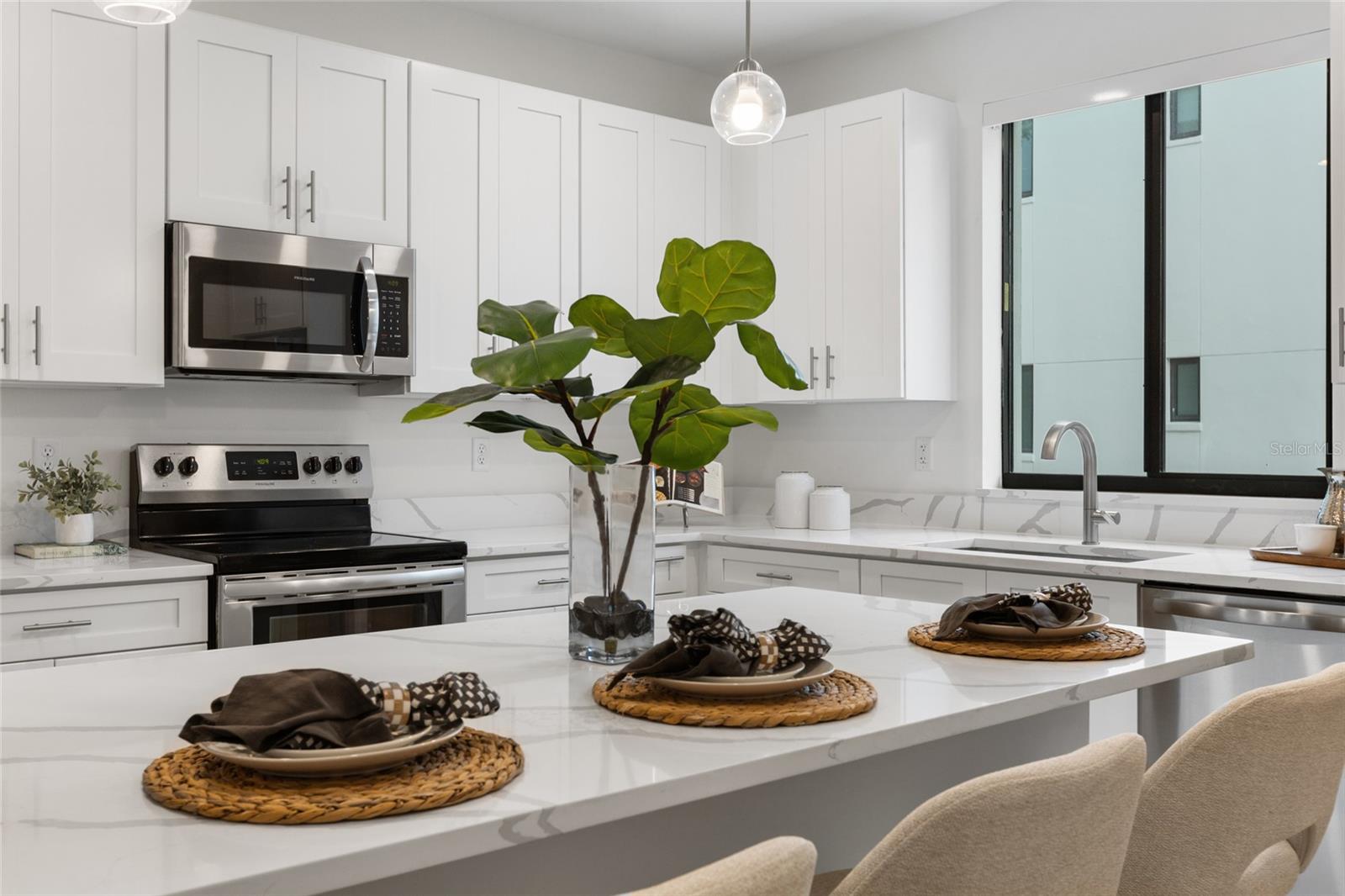 IRVING/PK TWNHMS - Residential Lease