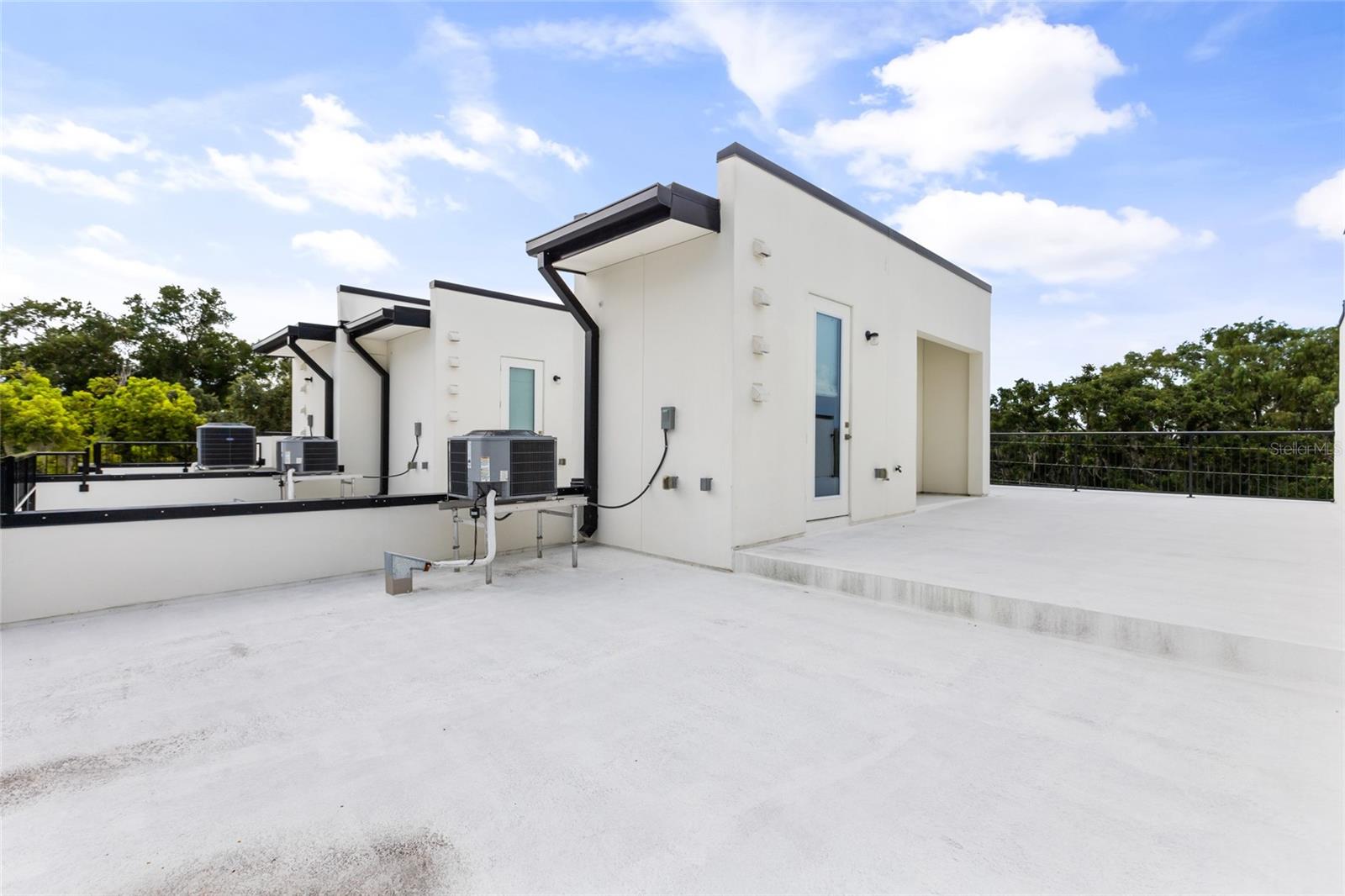 IRVING/PK TWNHMS - Residential Lease
