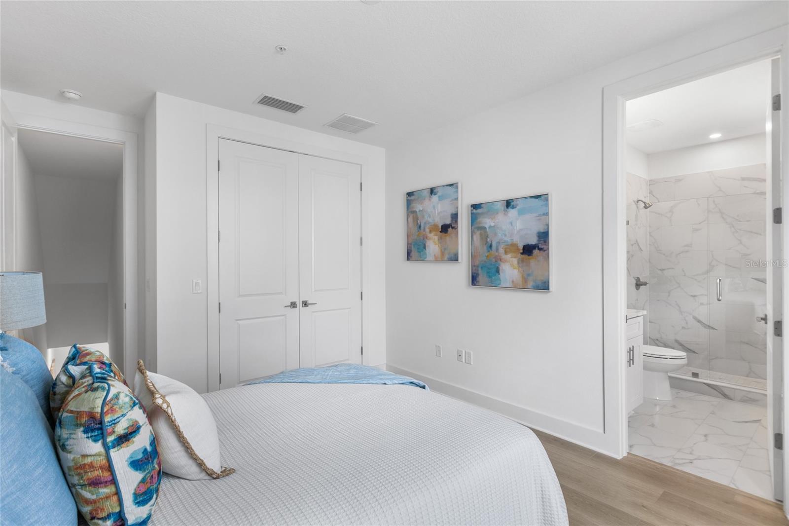 IRVING/PK TWNHMS - Residential Lease