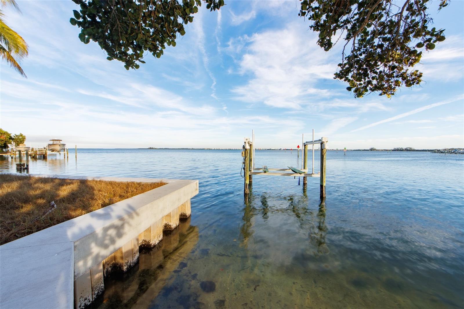 HOLMES BEACH 11TH UNIT - Residential