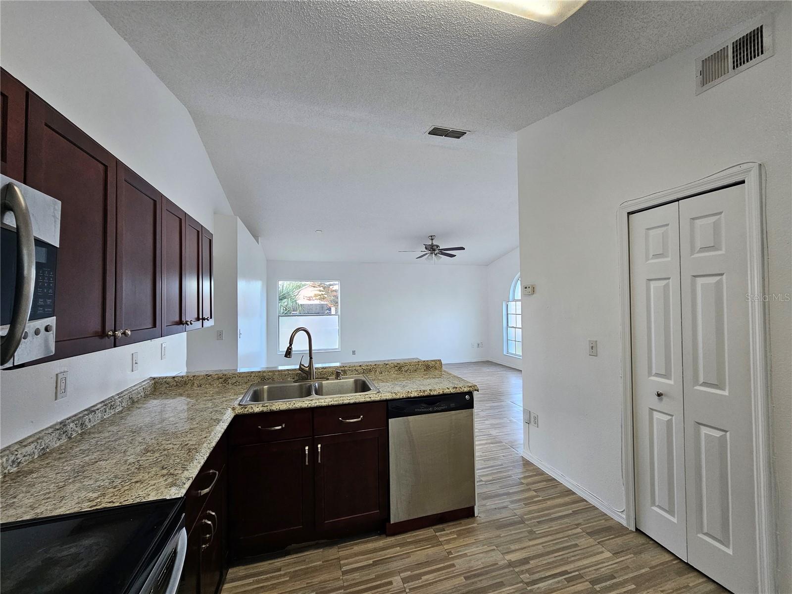 FORSYTH COVE - Residential