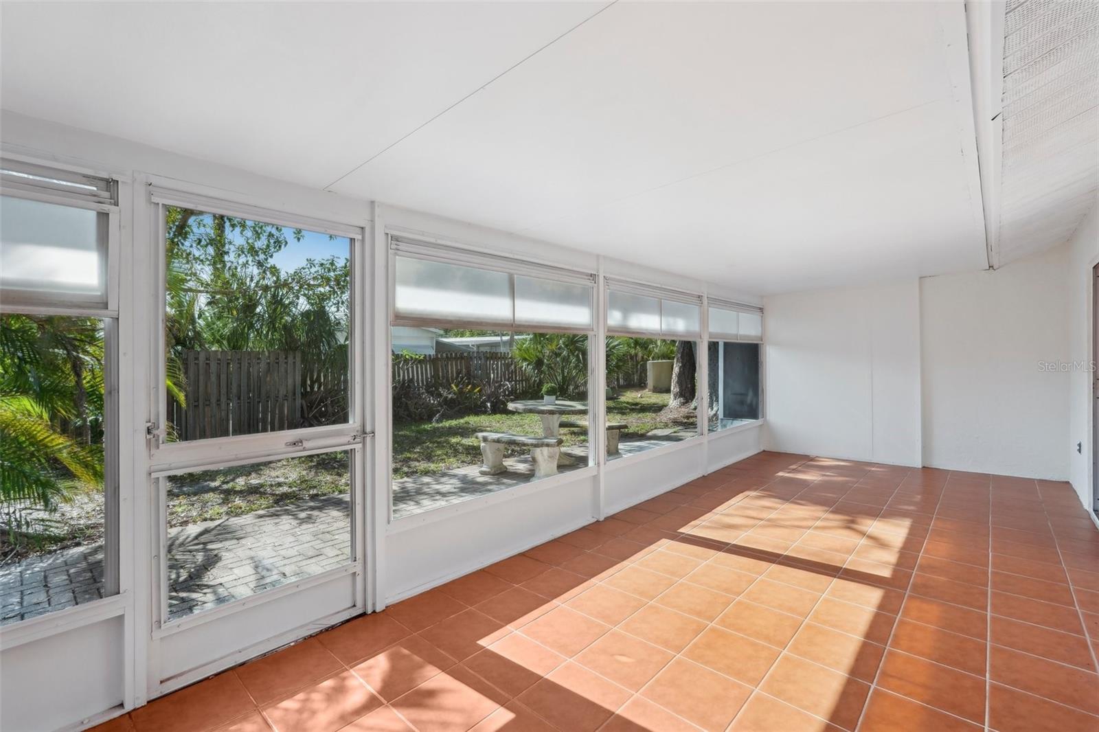 ROYAL PALM VILLAS - Residential