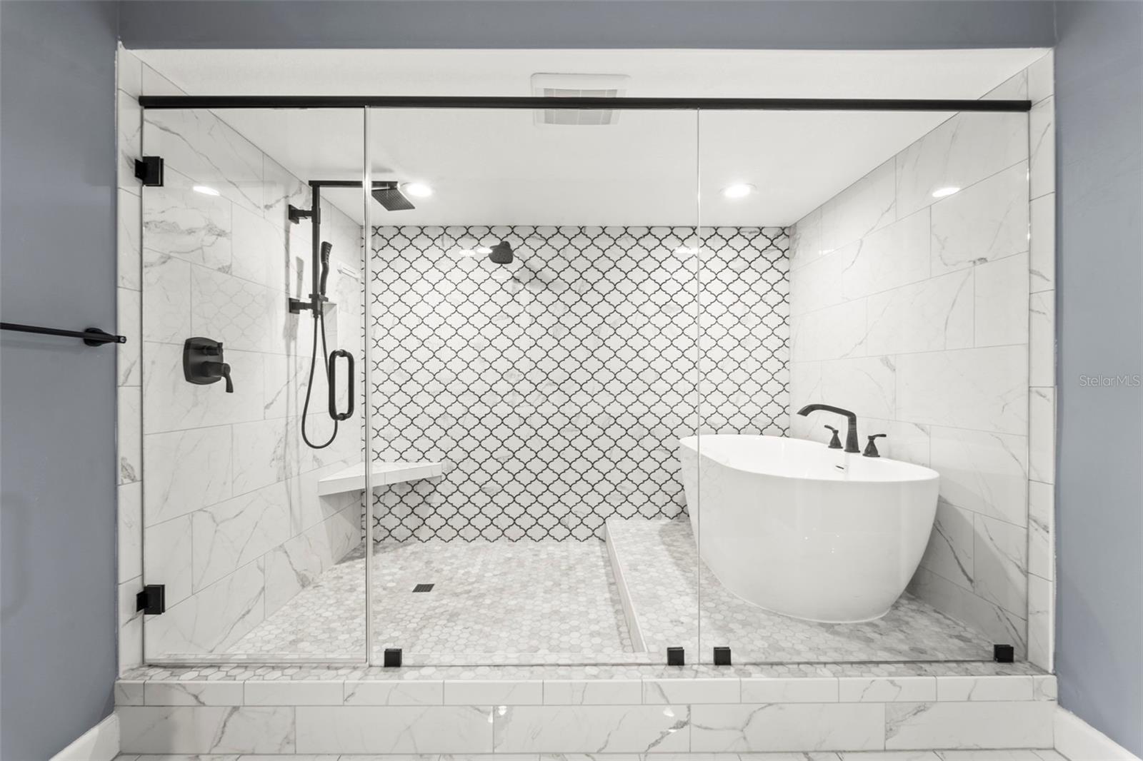 HIDDEN LAGOON AT ARROWHEAD POINT - Residential