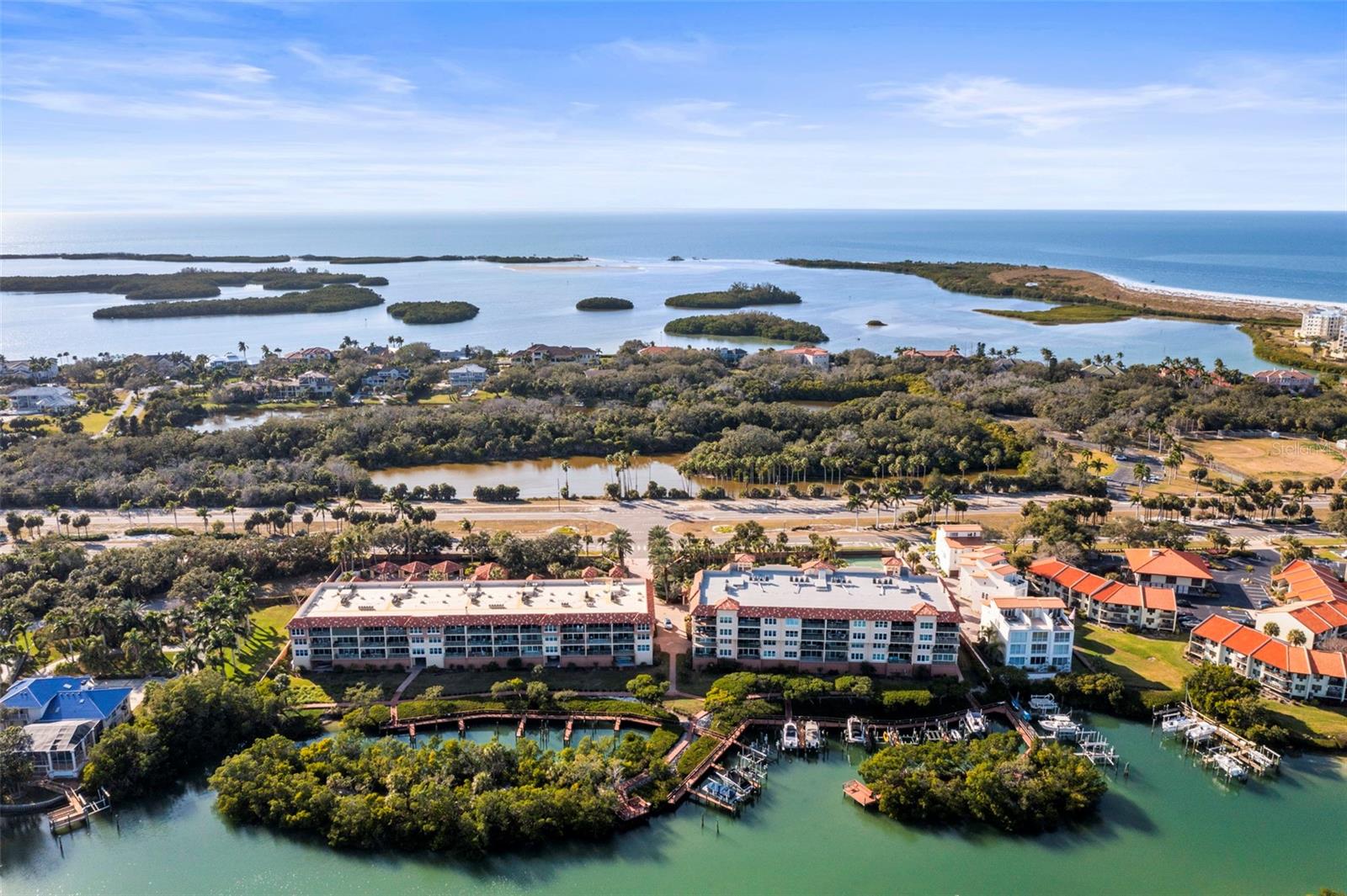 HIDDEN LAGOON AT ARROWHEAD POINT - Residential
