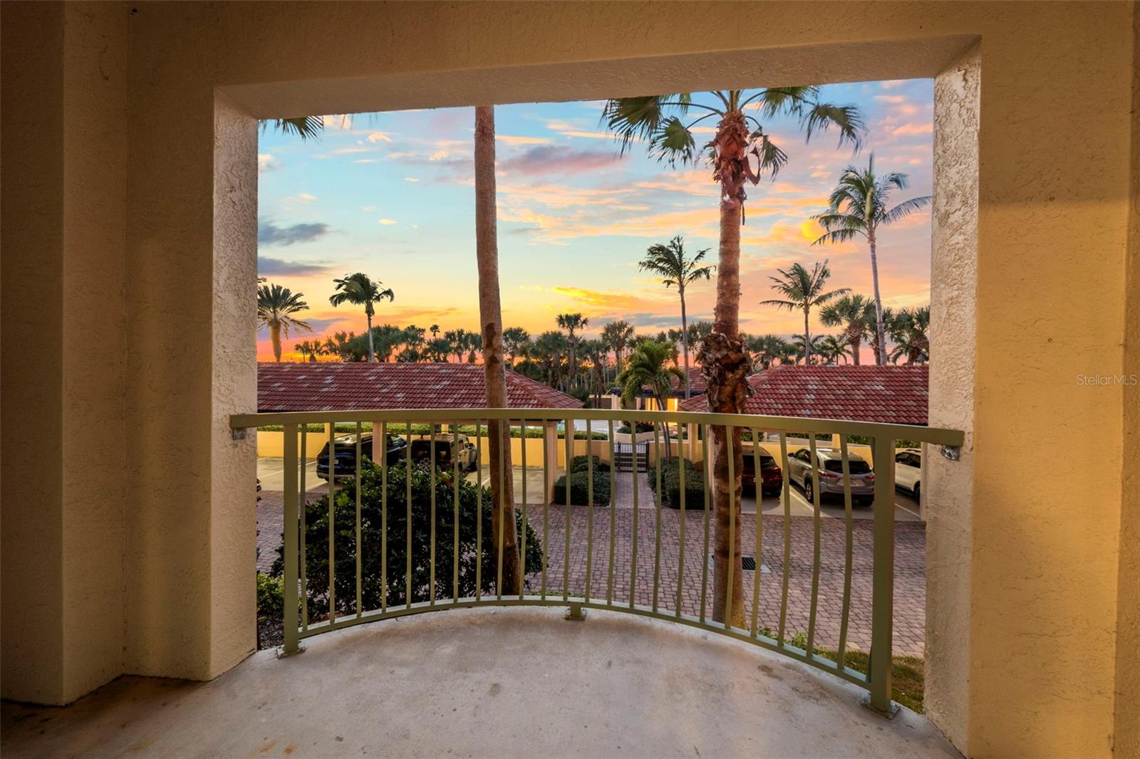 HIDDEN LAGOON AT ARROWHEAD POINT - Residential