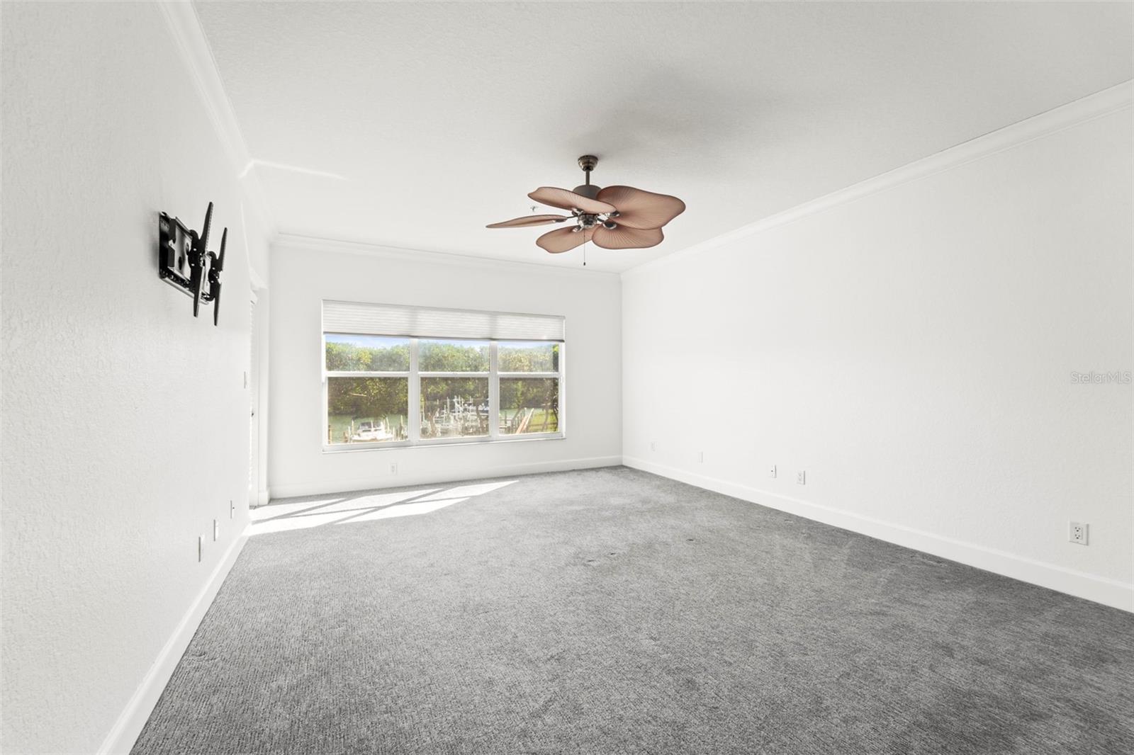 HIDDEN LAGOON AT ARROWHEAD POINT - Residential