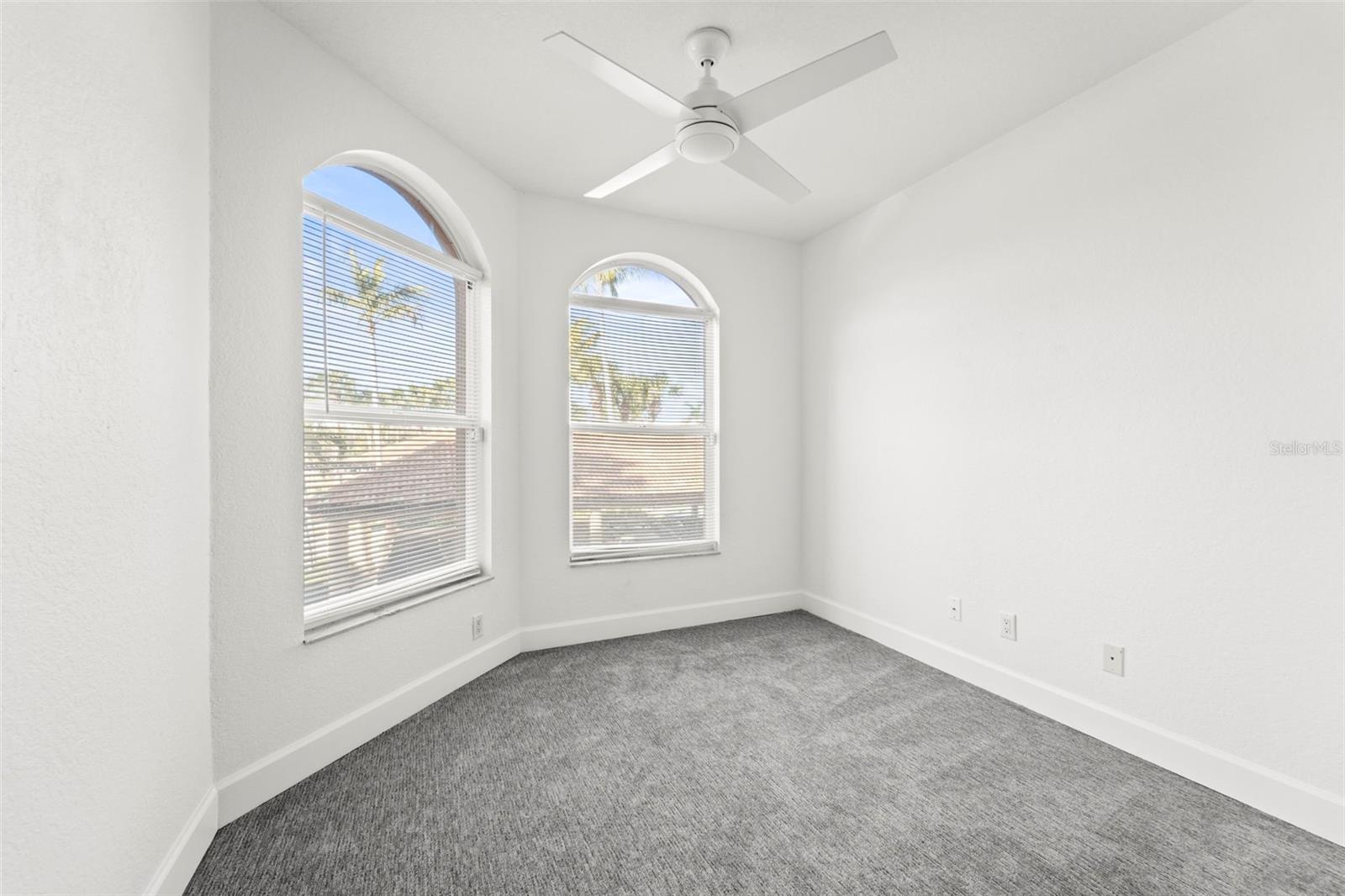 HIDDEN LAGOON AT ARROWHEAD POINT - Residential