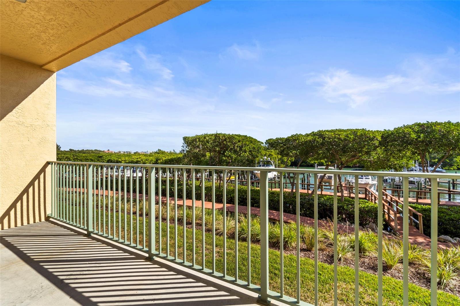 HIDDEN LAGOON AT ARROWHEAD POINT - Residential