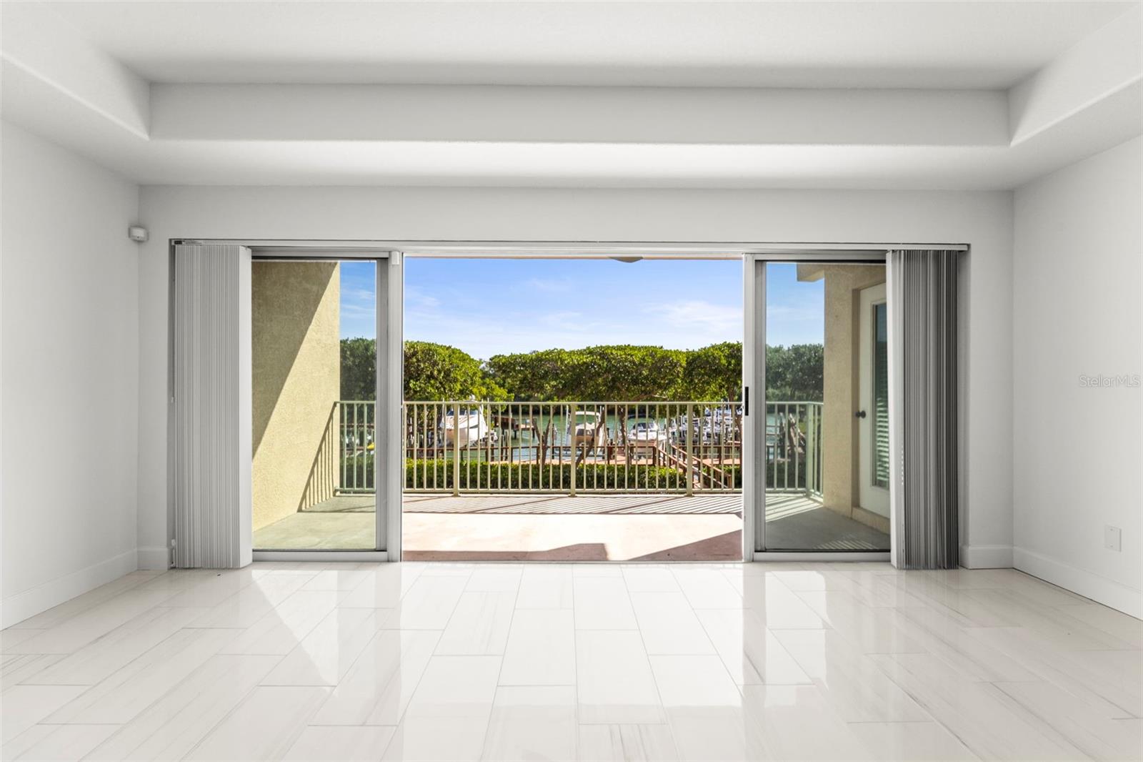 HIDDEN LAGOON AT ARROWHEAD POINT - Residential