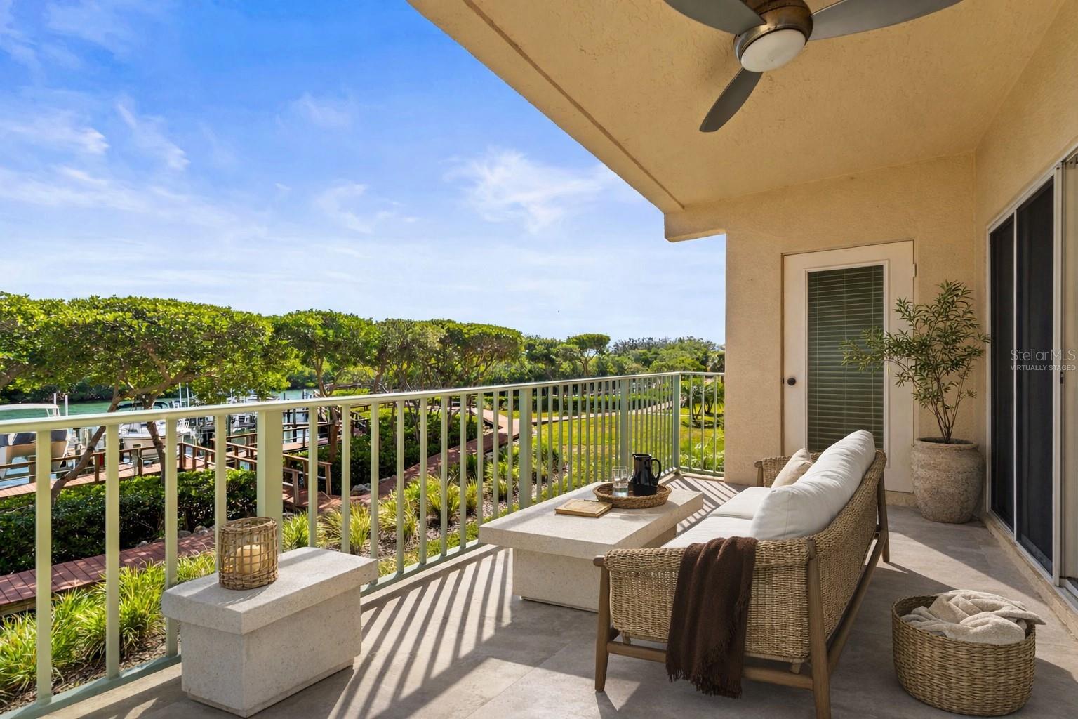 HIDDEN LAGOON AT ARROWHEAD POINT - Residential