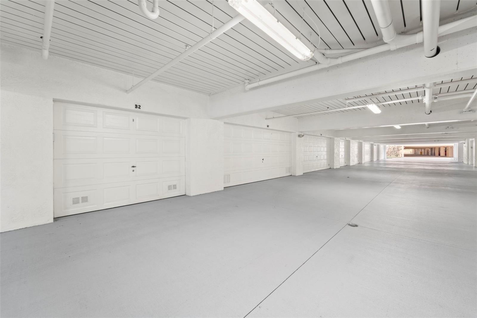 HIDDEN LAGOON AT ARROWHEAD POINT - Residential