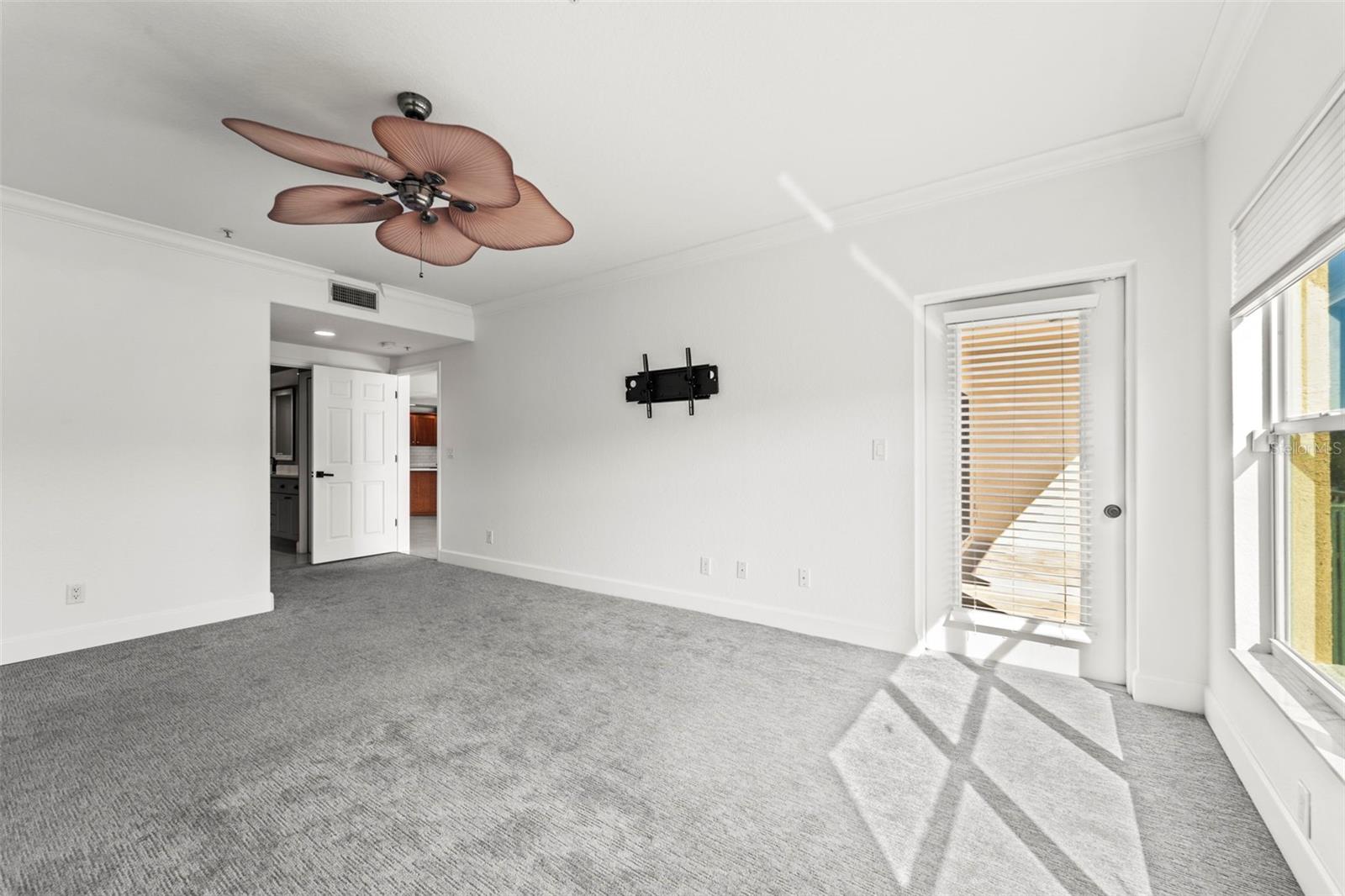 HIDDEN LAGOON AT ARROWHEAD POINT - Residential