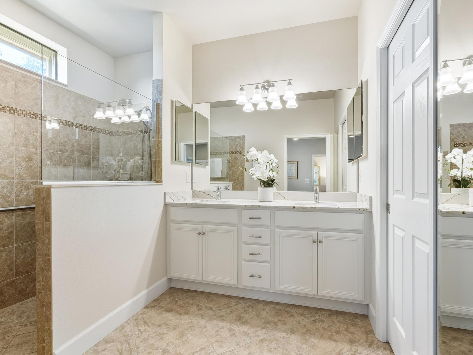 VENETIAN FALLS PH 1 - Residential