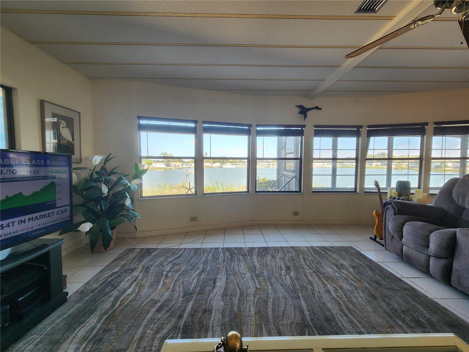 PALM LAKE ESTATES - Residential