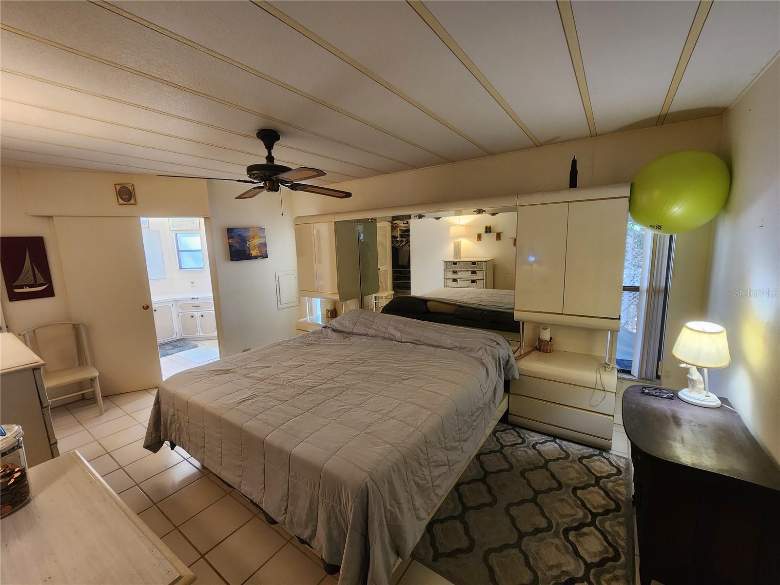 PALM LAKE ESTATES - Residential