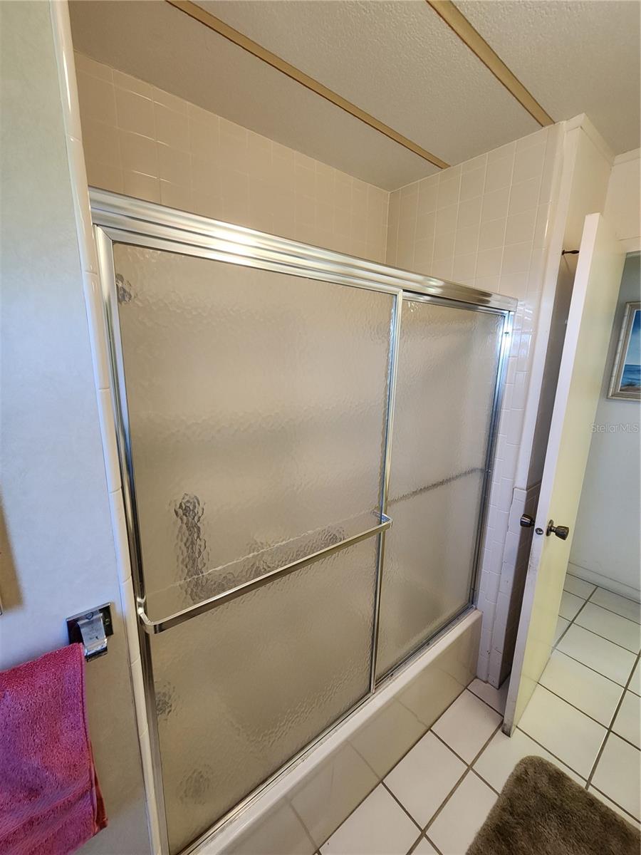 PALM LAKE ESTATES - Residential