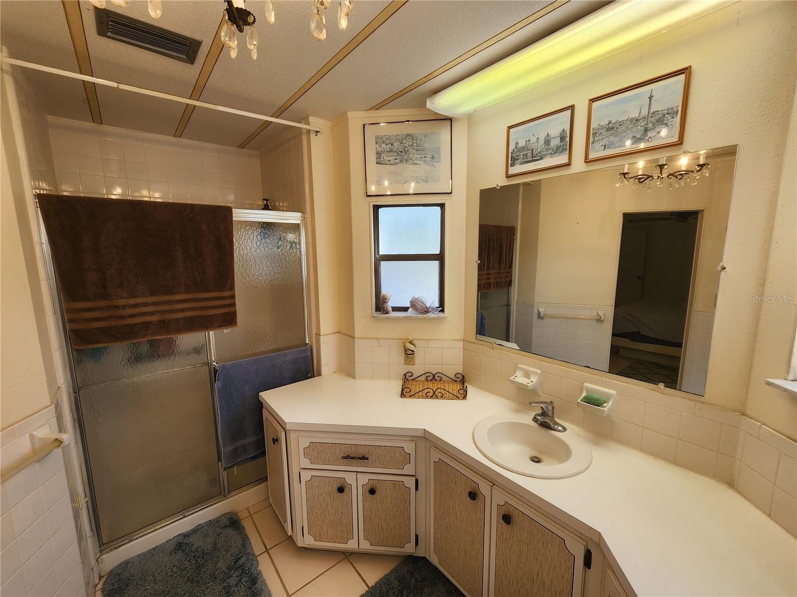 PALM LAKE ESTATES - Residential