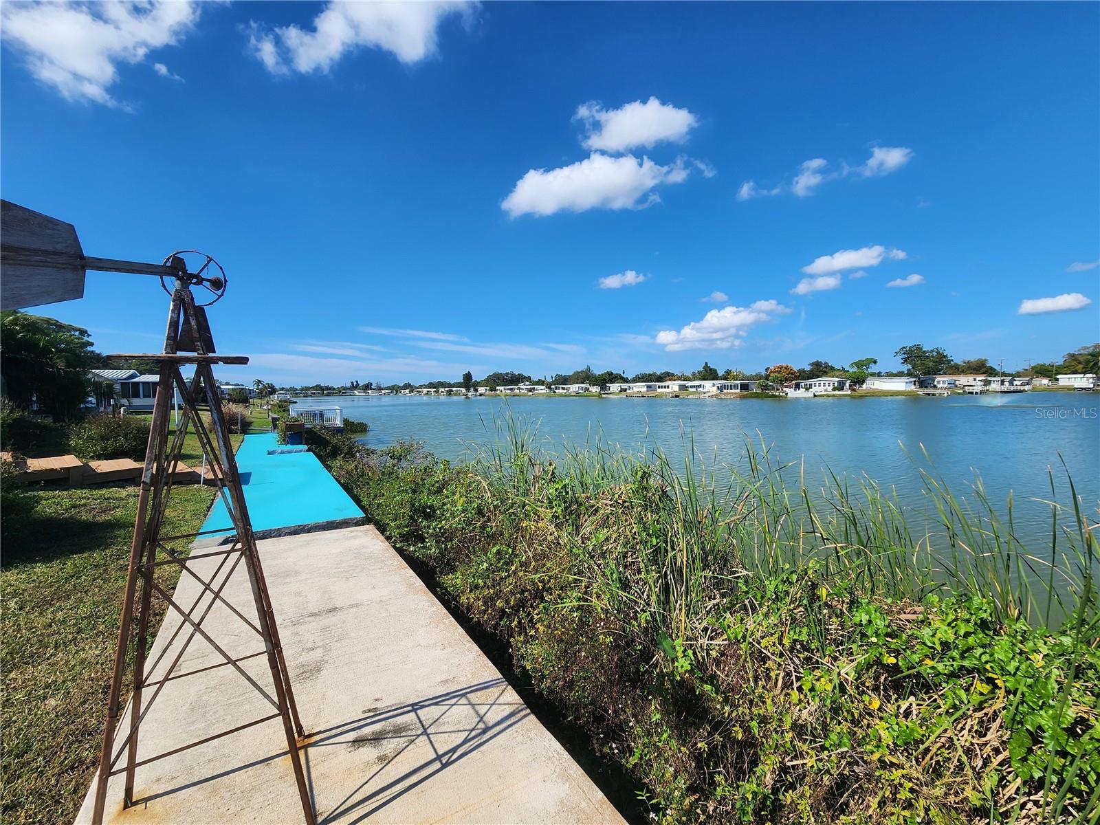 PALM LAKE ESTATES - Residential