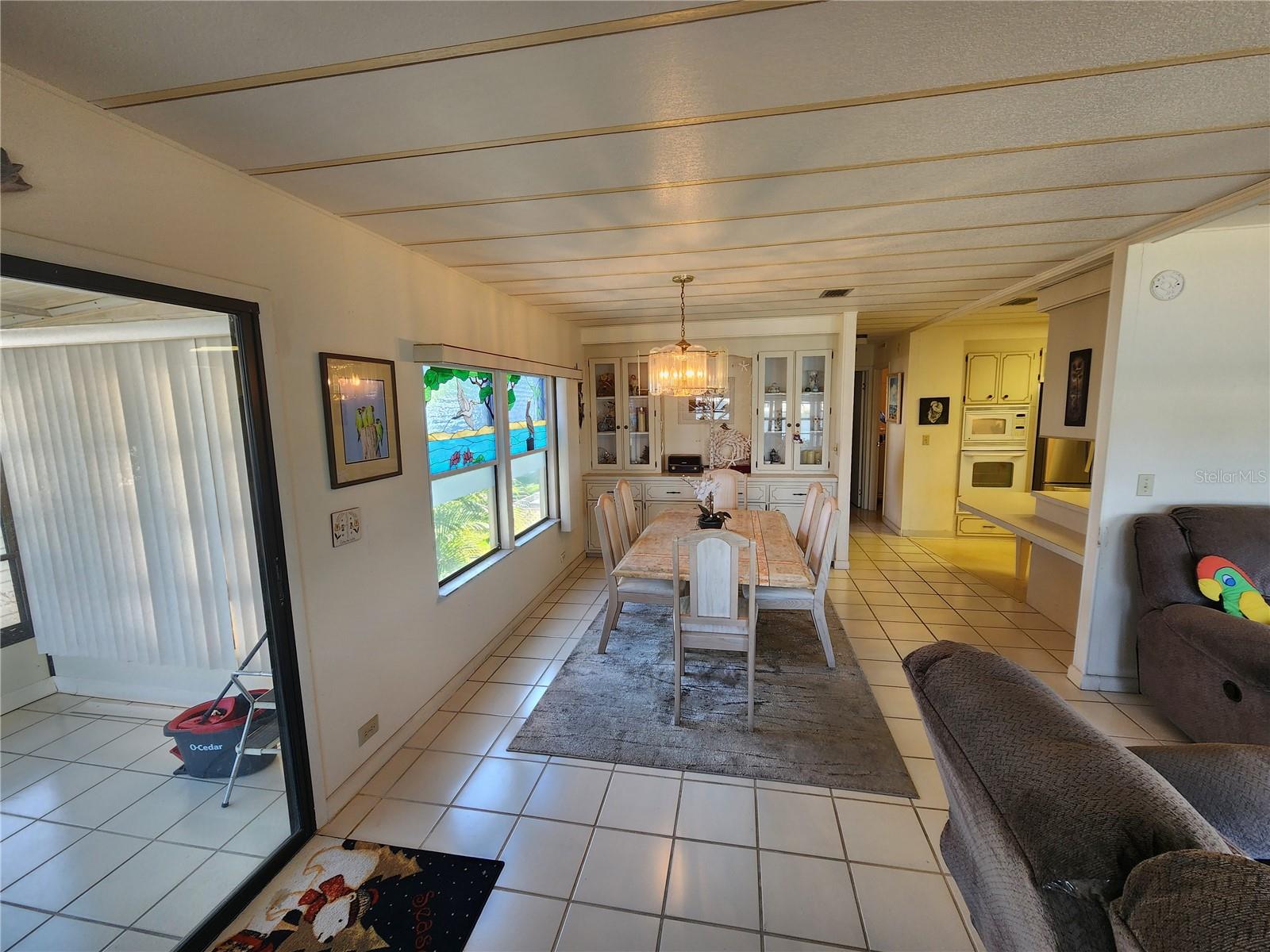 PALM LAKE ESTATES - Residential