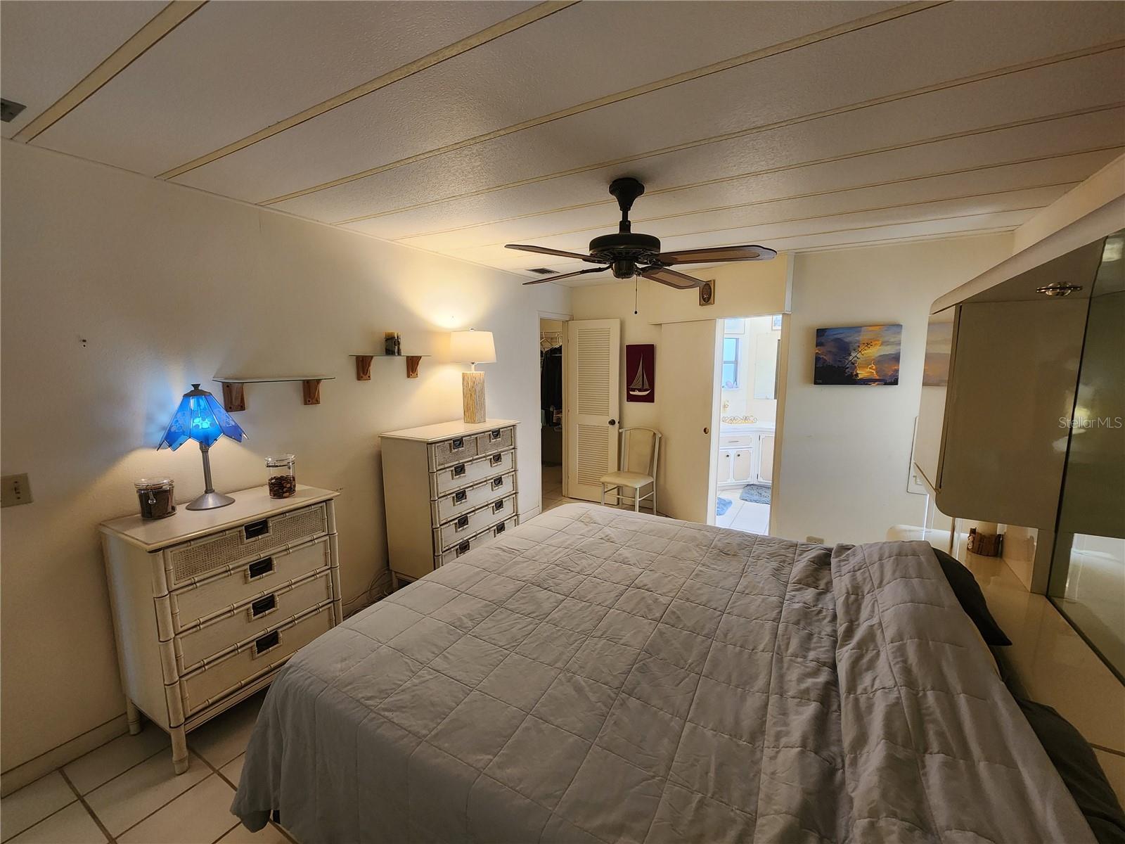 PALM LAKE ESTATES - Residential